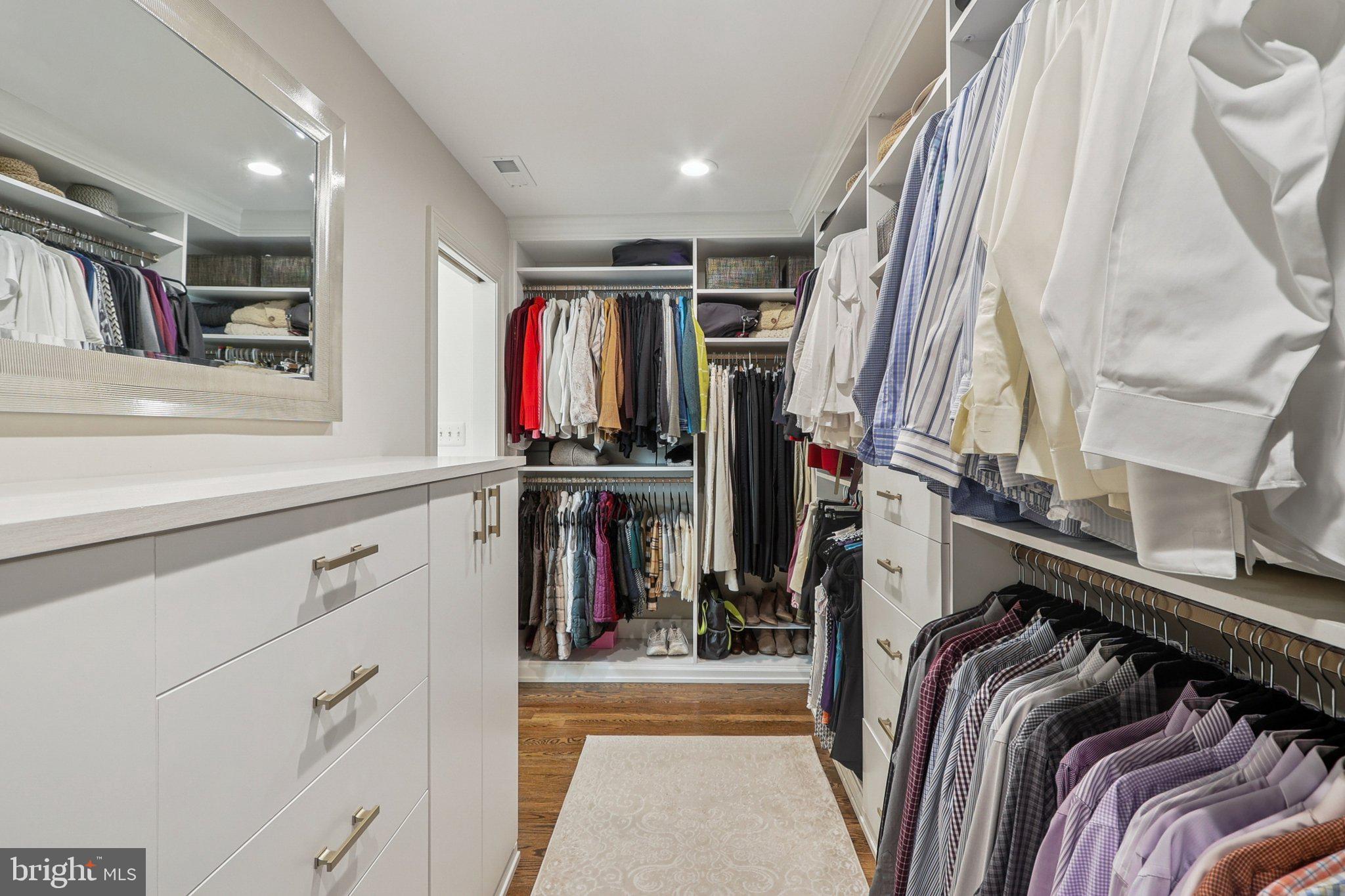 RESTON - Residential