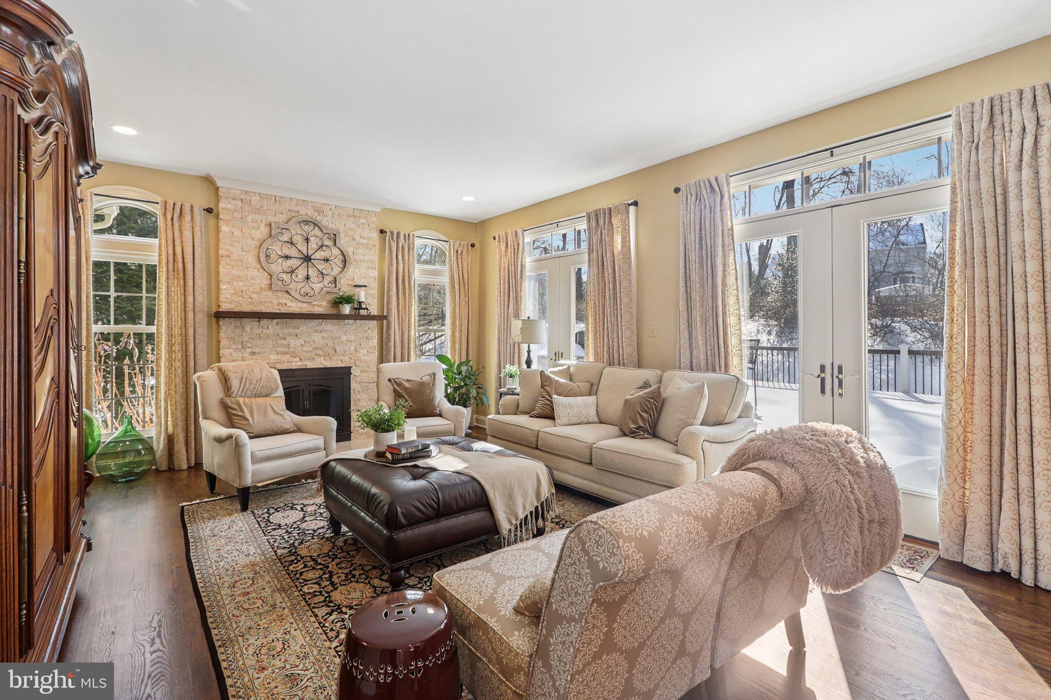 RESTON - Residential