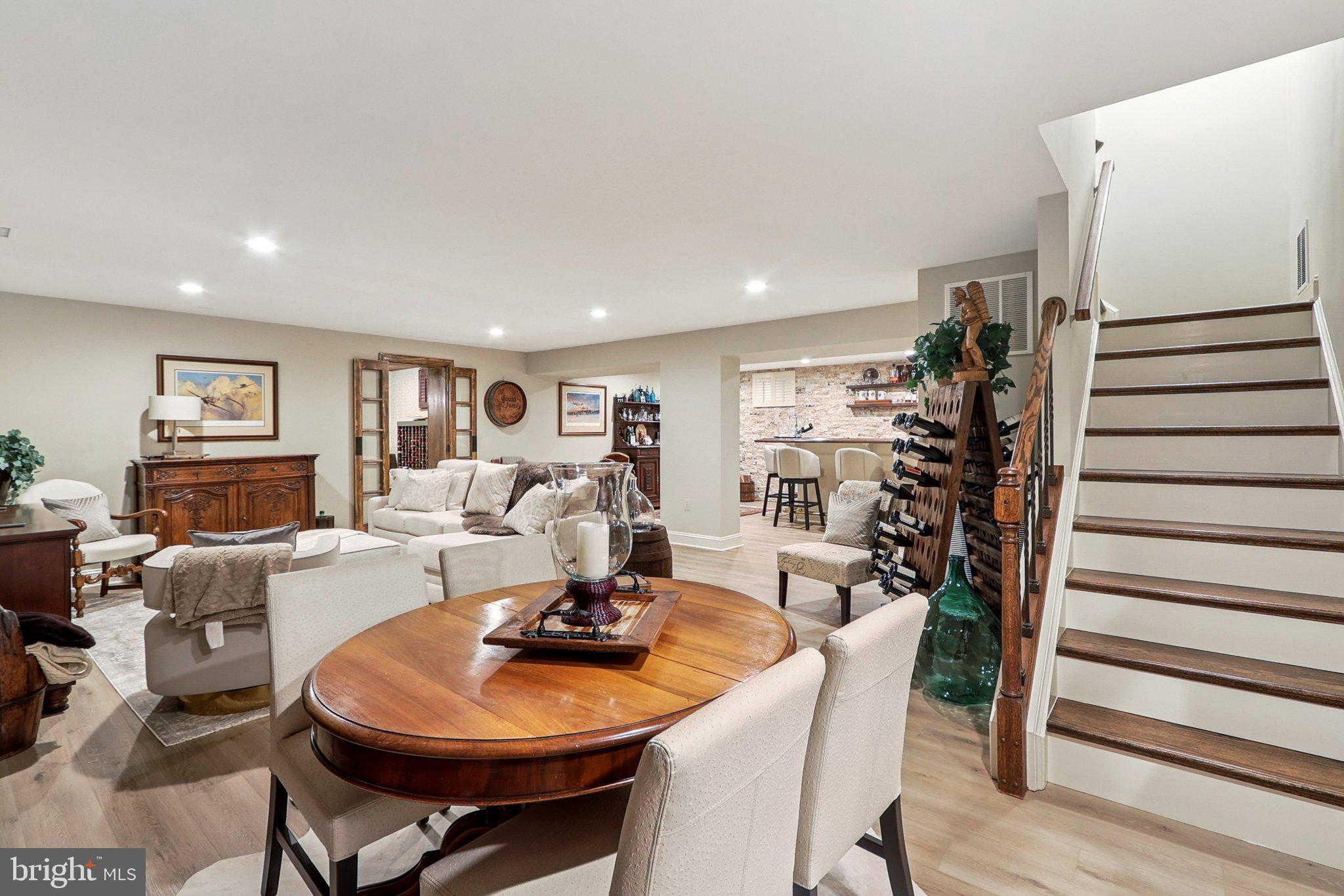 RESTON - Residential