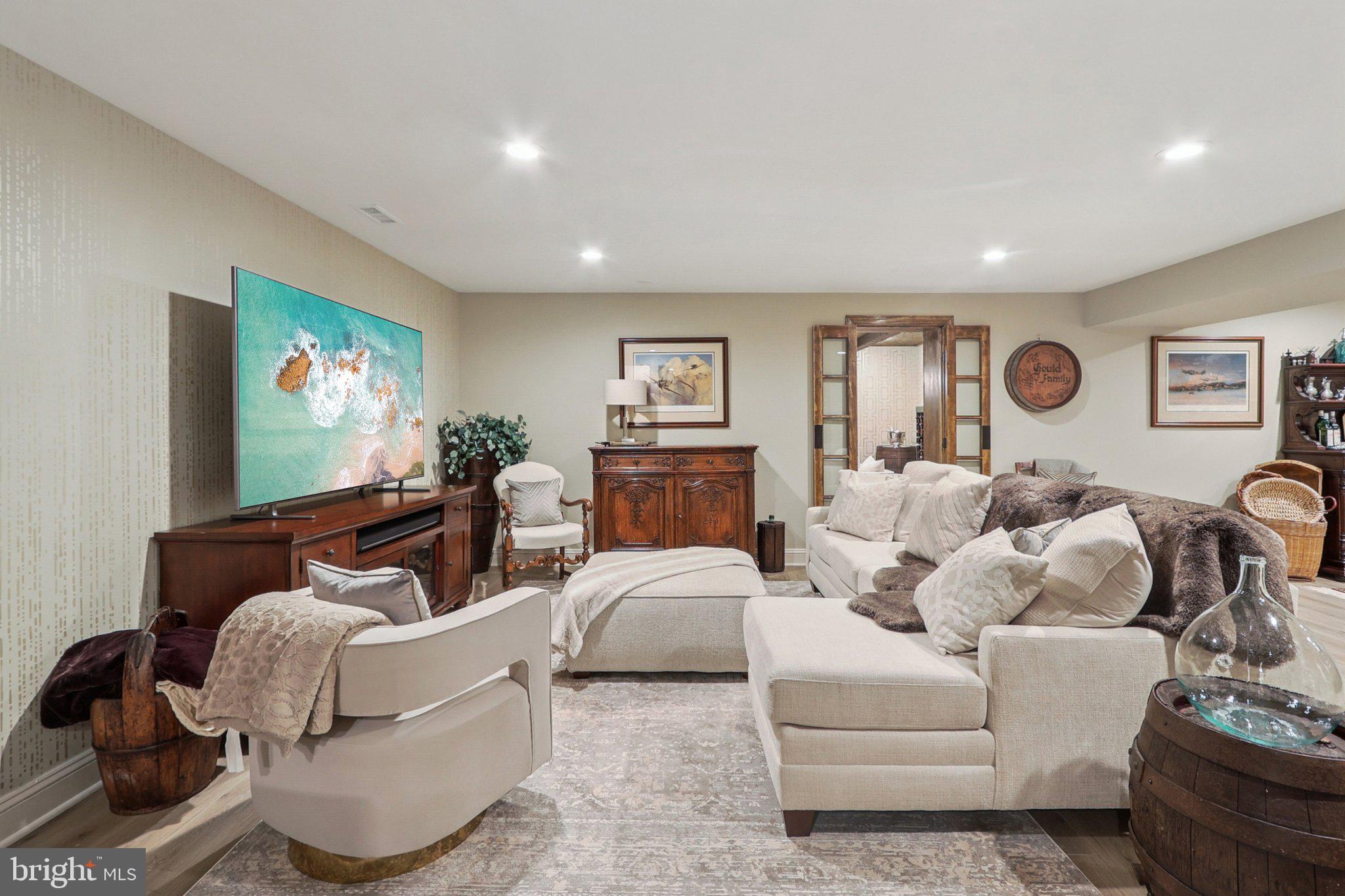 RESTON - Residential