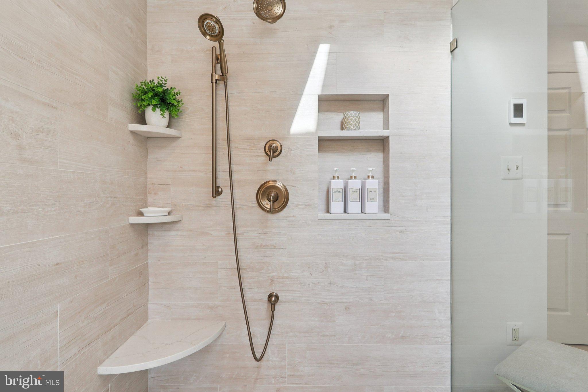 RESTON - Residential