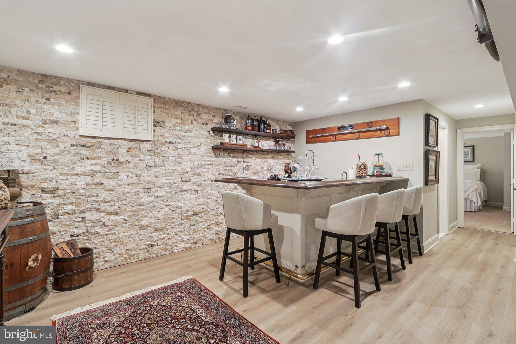 RESTON - Residential