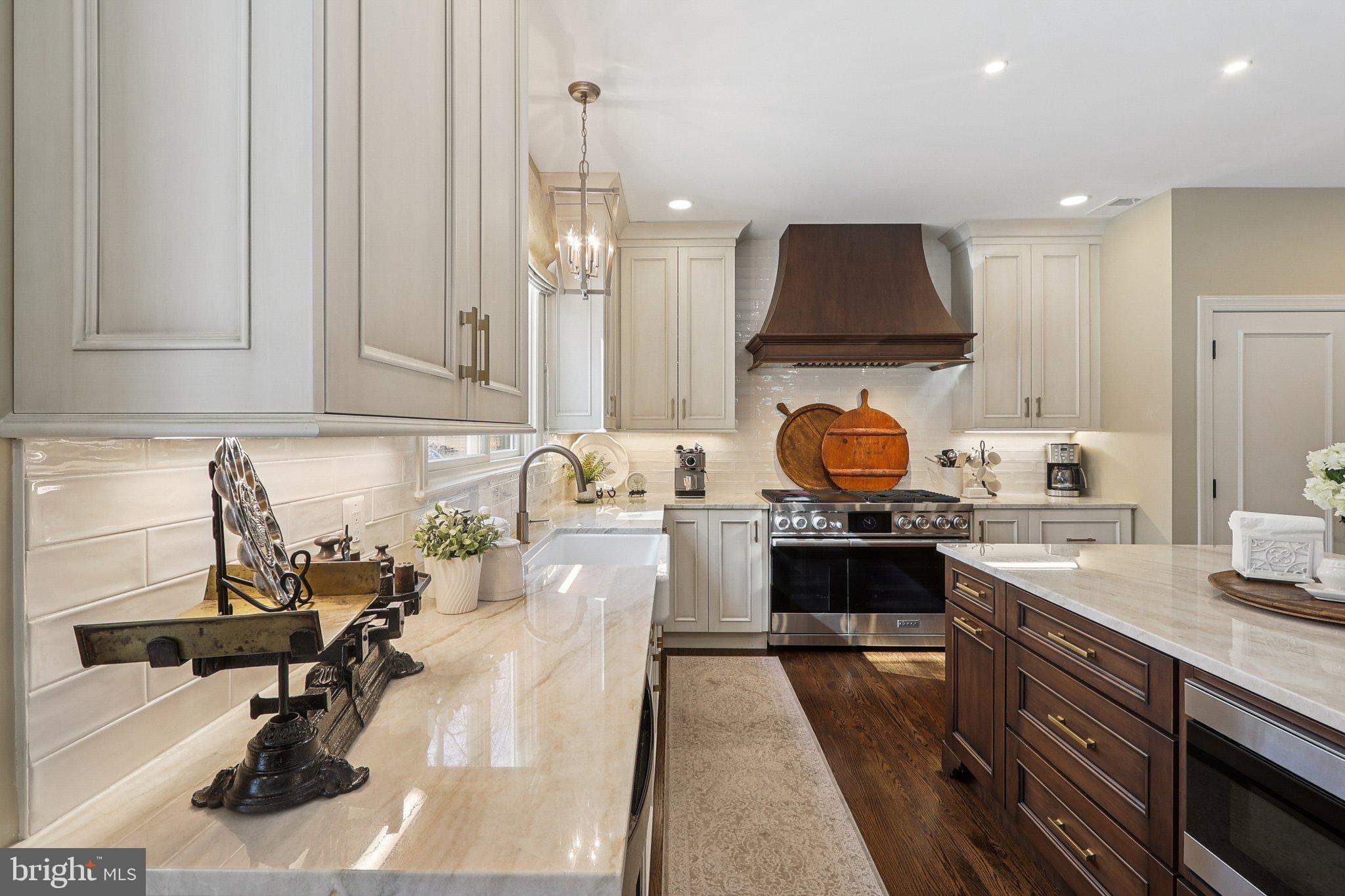 RESTON - Residential