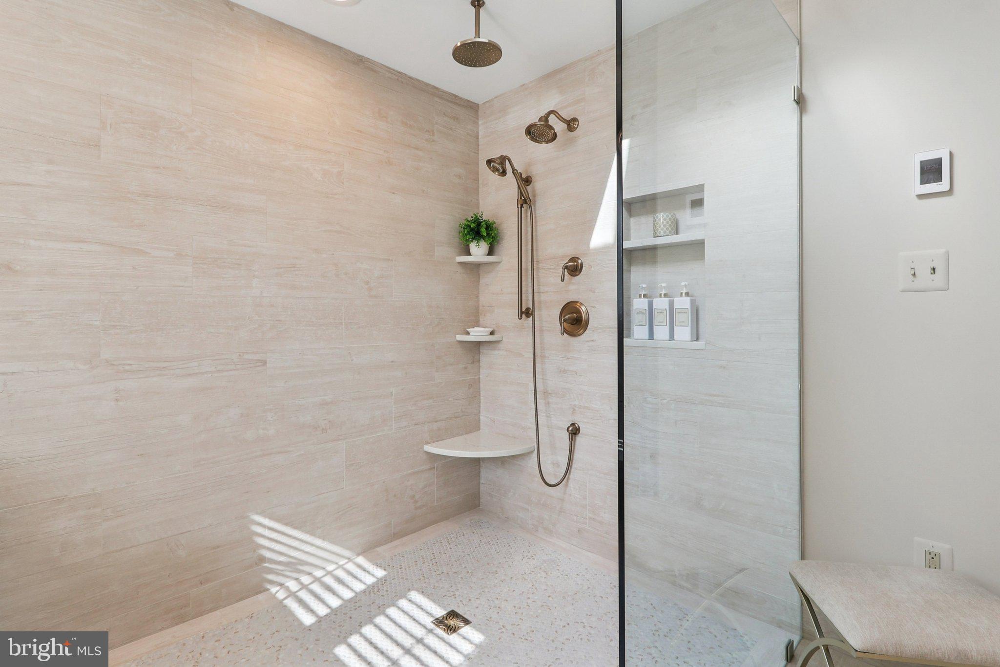 RESTON - Residential