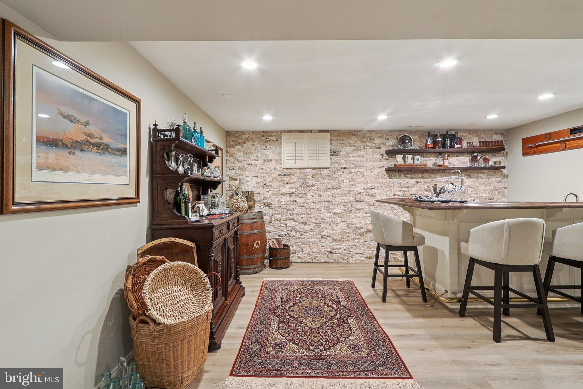 RESTON - Residential