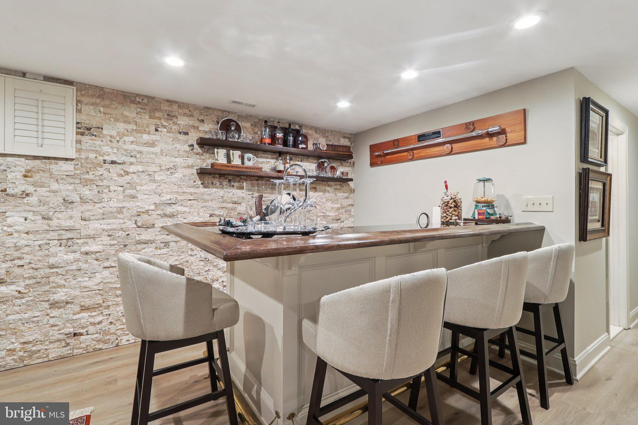 RESTON - Residential