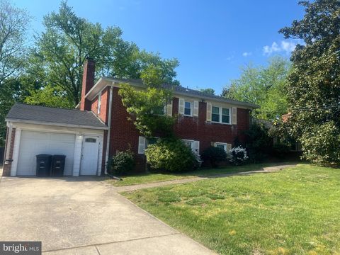 Photo of 6003 Bedford Lane, CLINTON, MD 20735 (MLS # MDPG2200374)