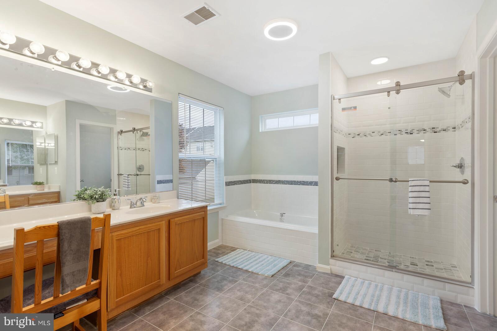 GROVEWOOD - Residential