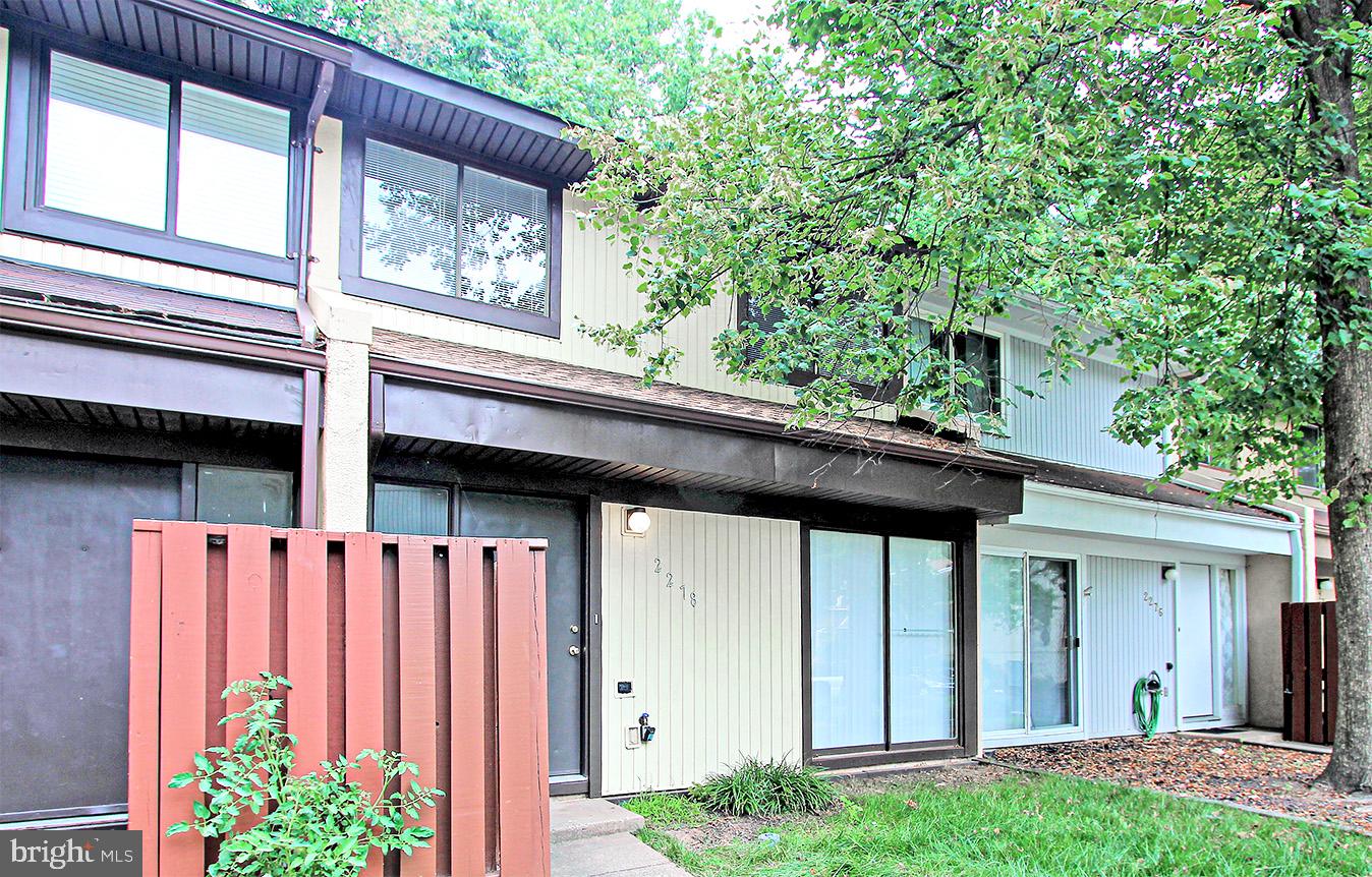 RESTON - Residential Lease