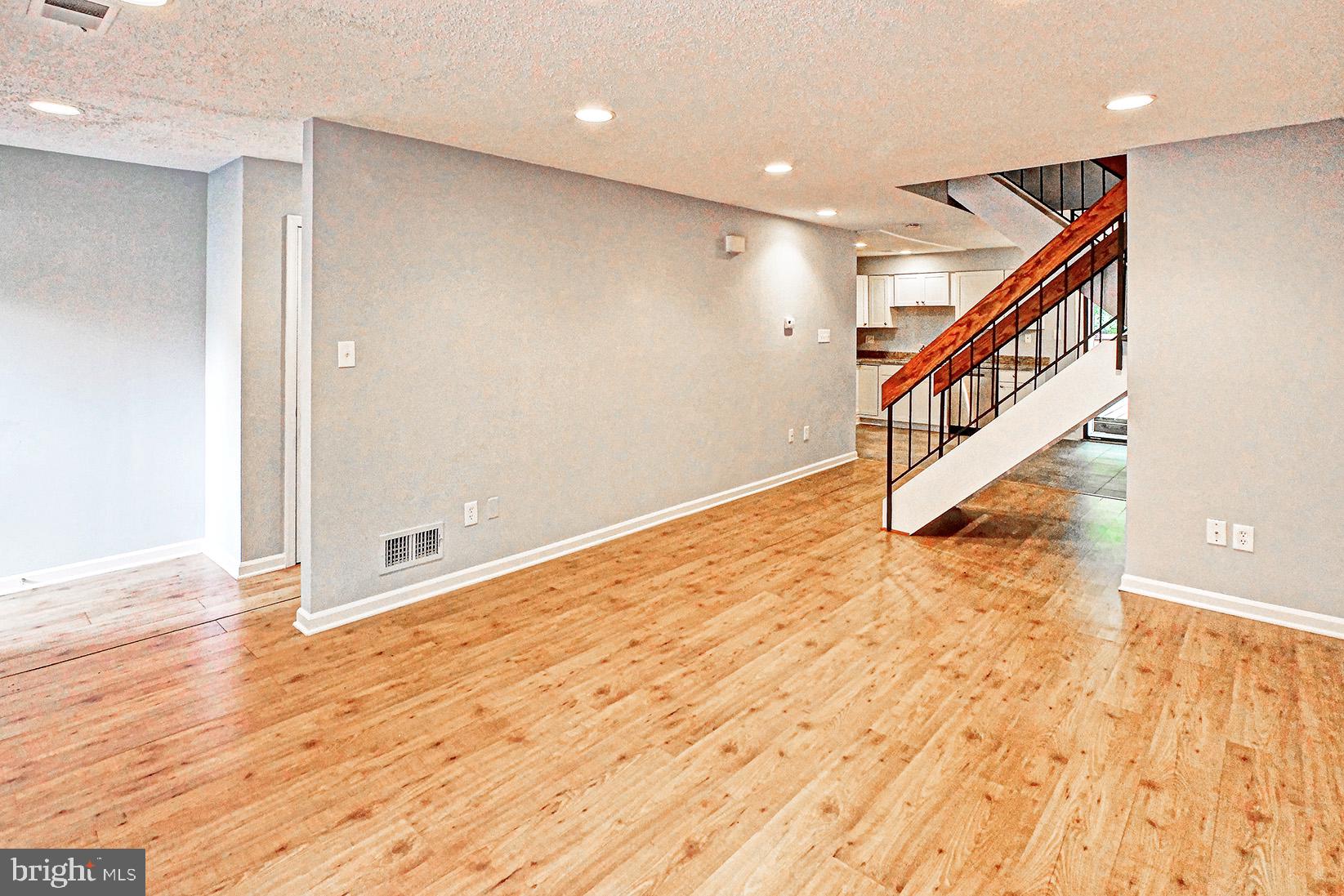 RESTON - Residential Lease