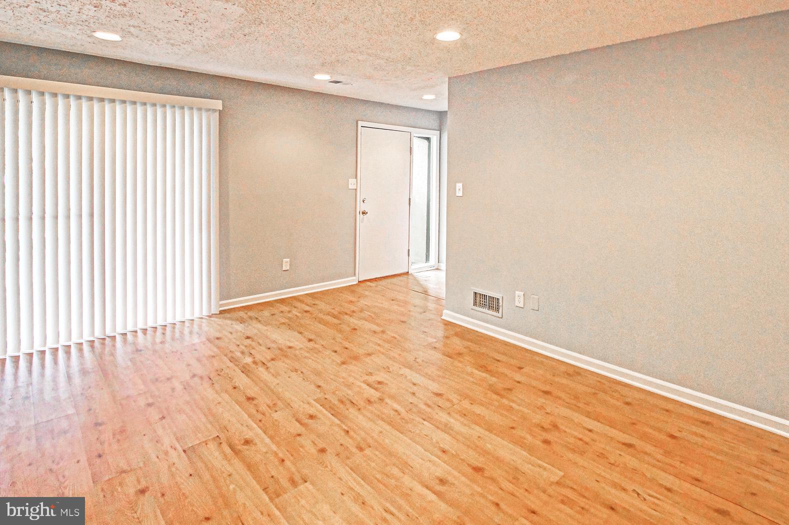 RESTON - Residential Lease