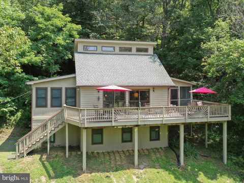 902 MISTY MEADOW LANE BENTONVILLE VA 22610