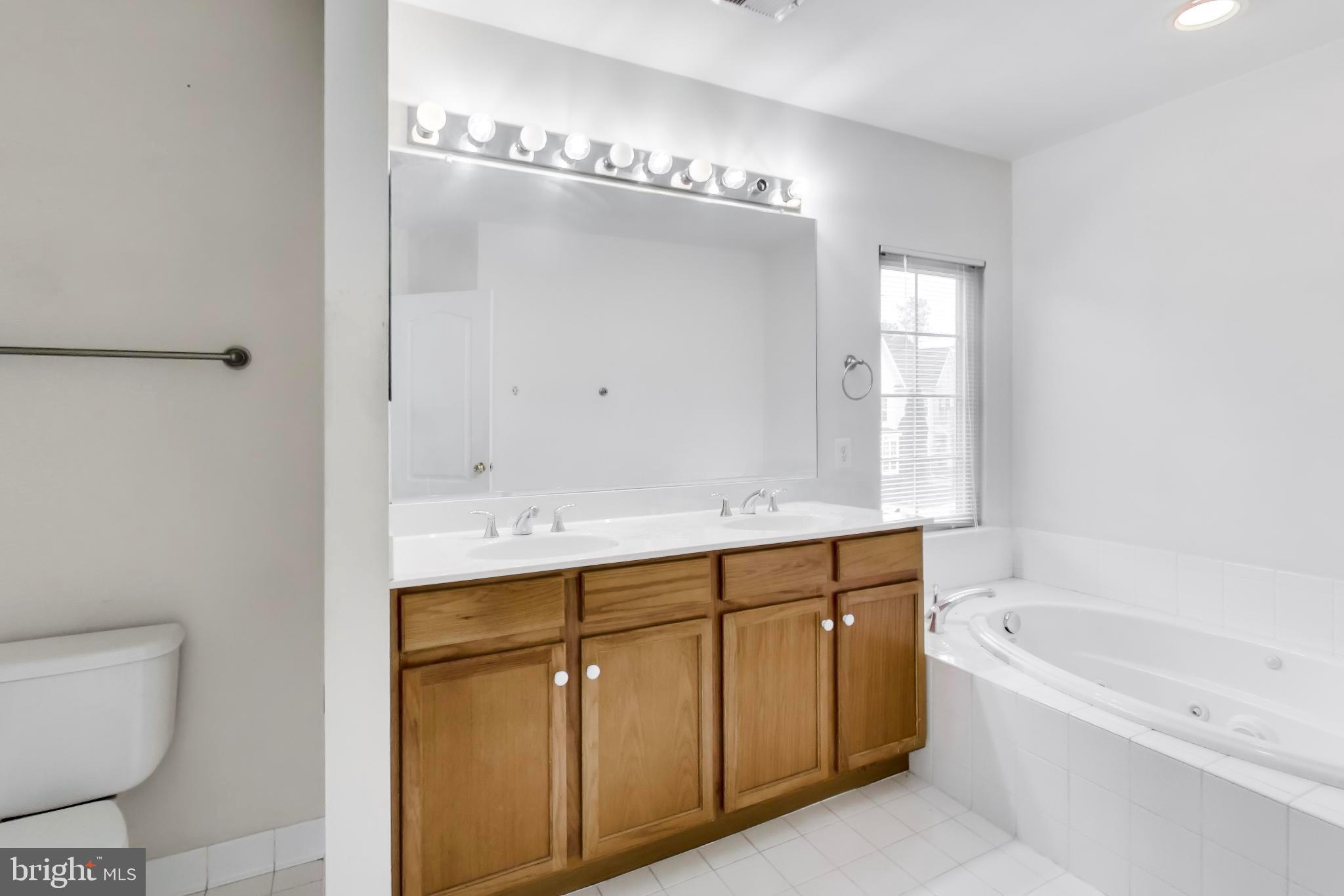 SEVEN OAKS - Residential