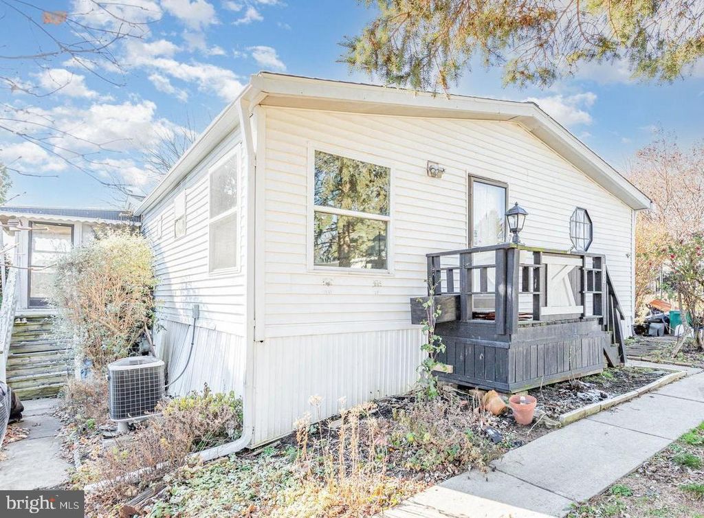 Photo of 203 Oakfield Court W, LANCASTER, PA 17603 (MLS # PALA2083962)