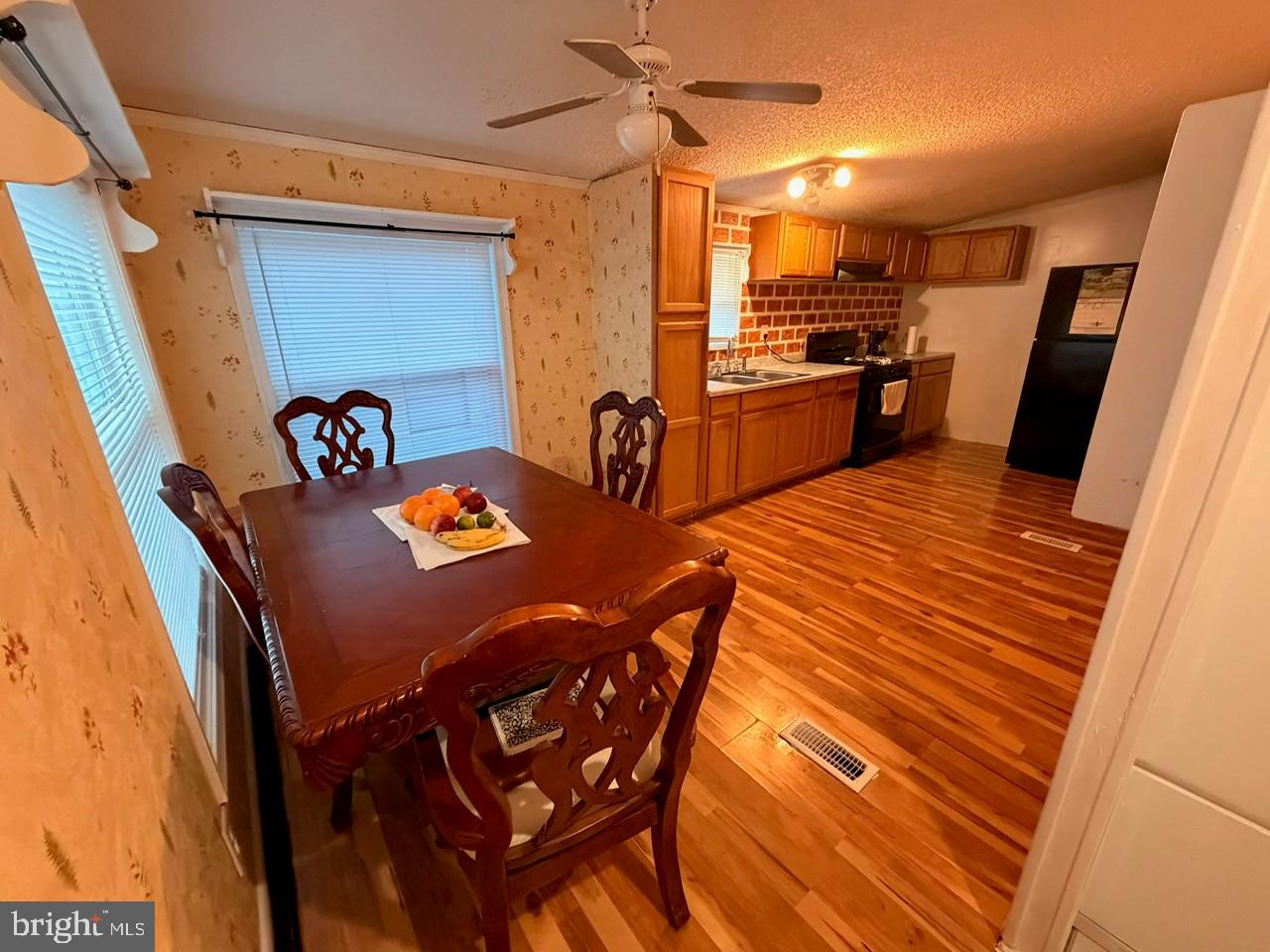 203 OAKFIELD COURT W