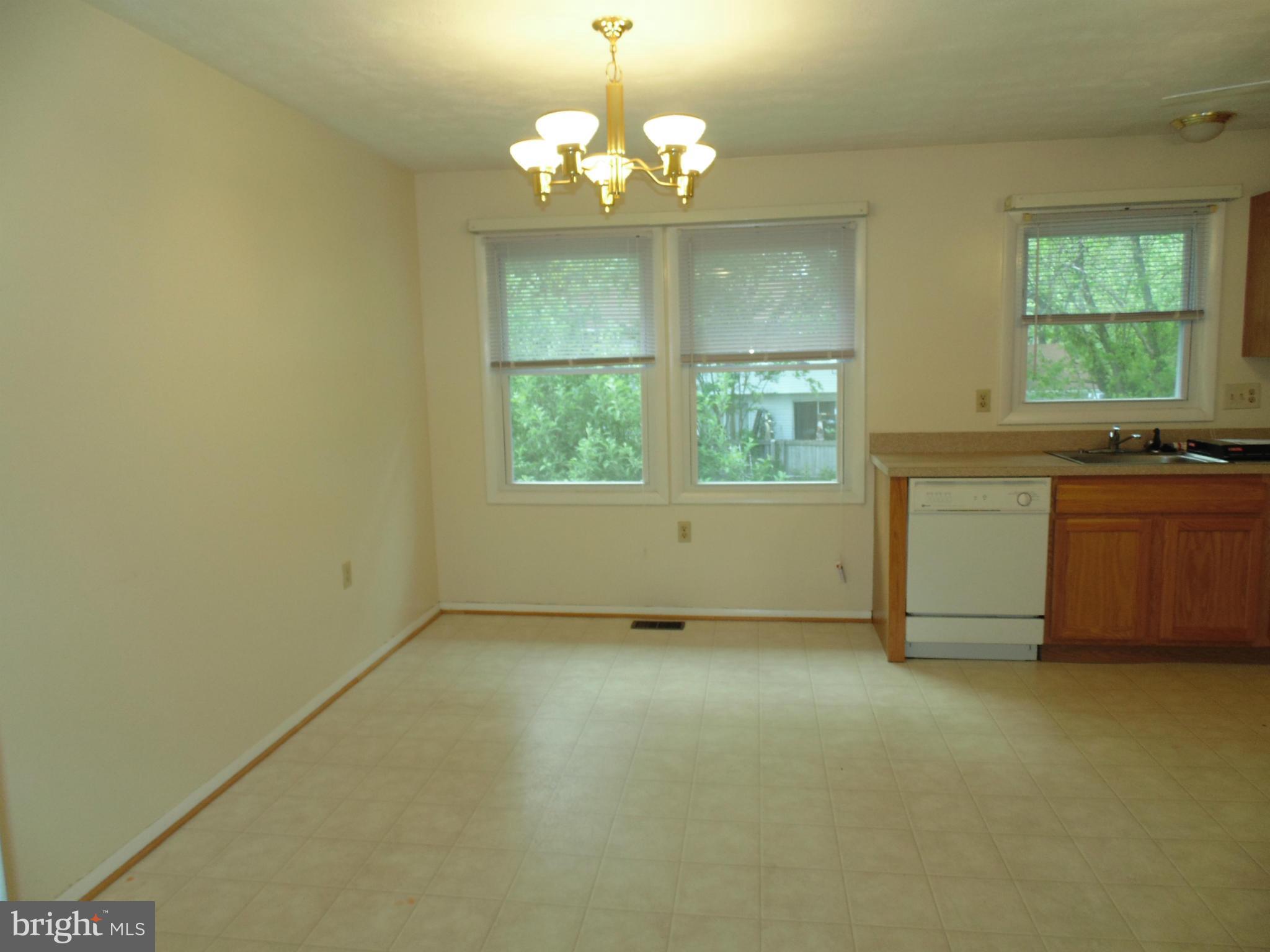 FOUR SEASONS ESTATES - Residential Lease