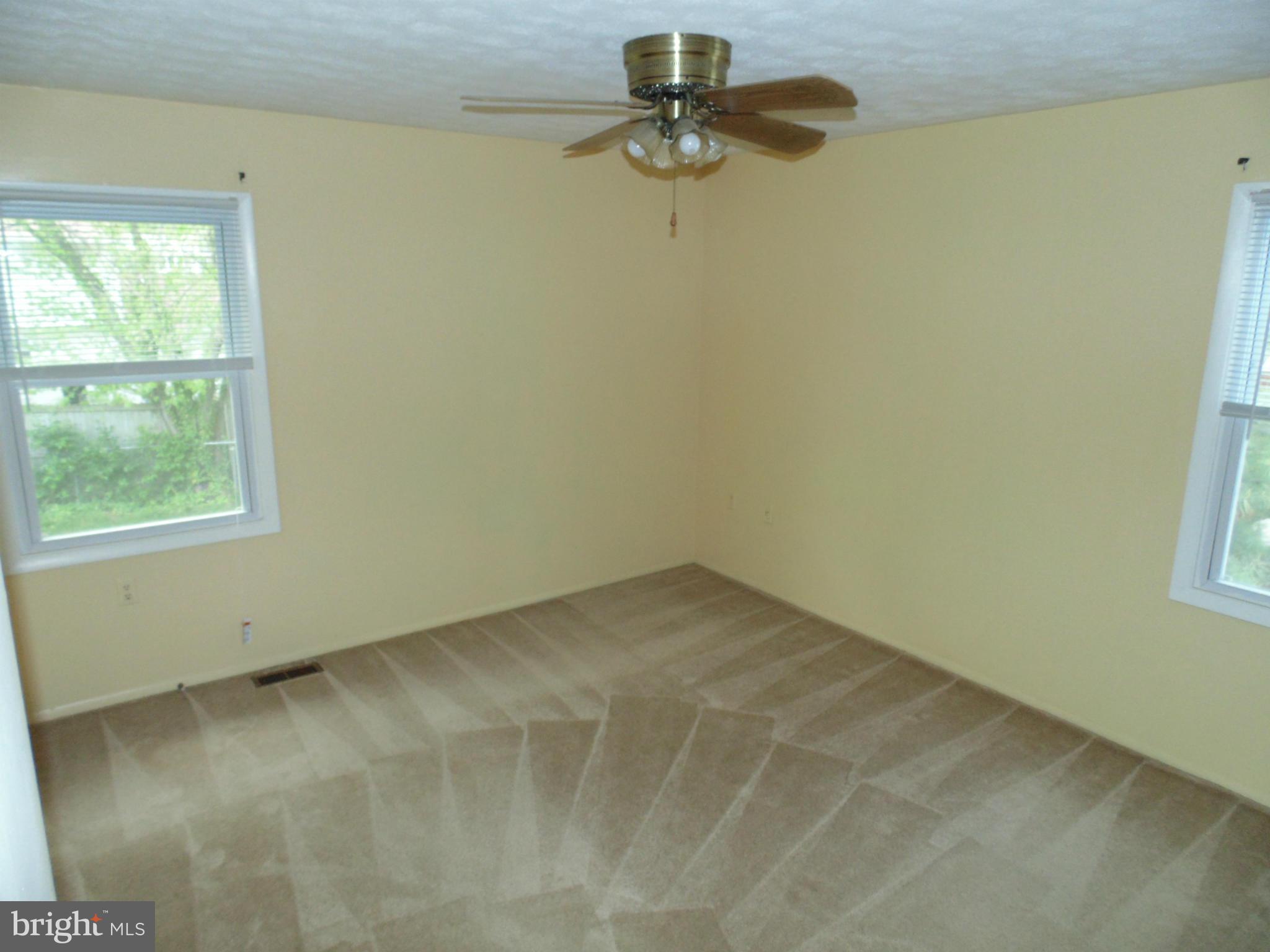 FOUR SEASONS ESTATES - Residential Lease