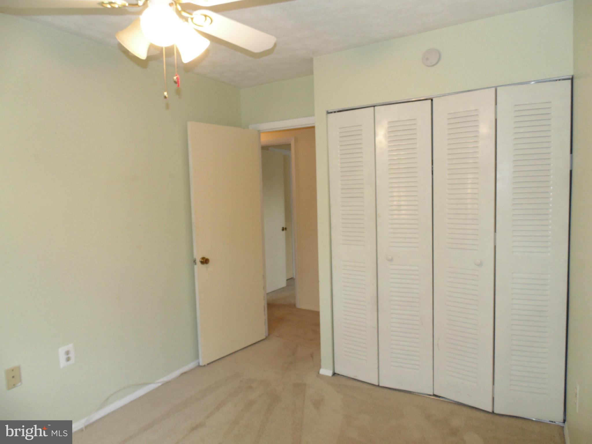 FOUR SEASONS ESTATES - Residential Lease