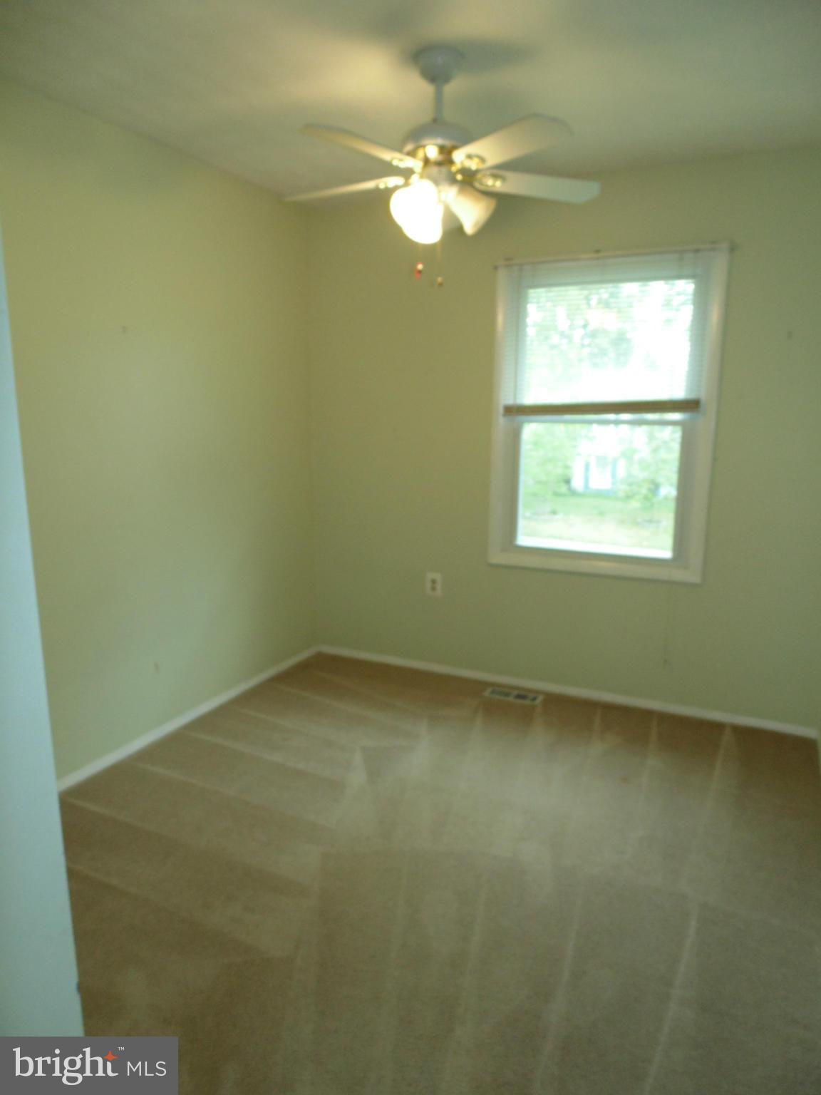 FOUR SEASONS ESTATES - Residential Lease