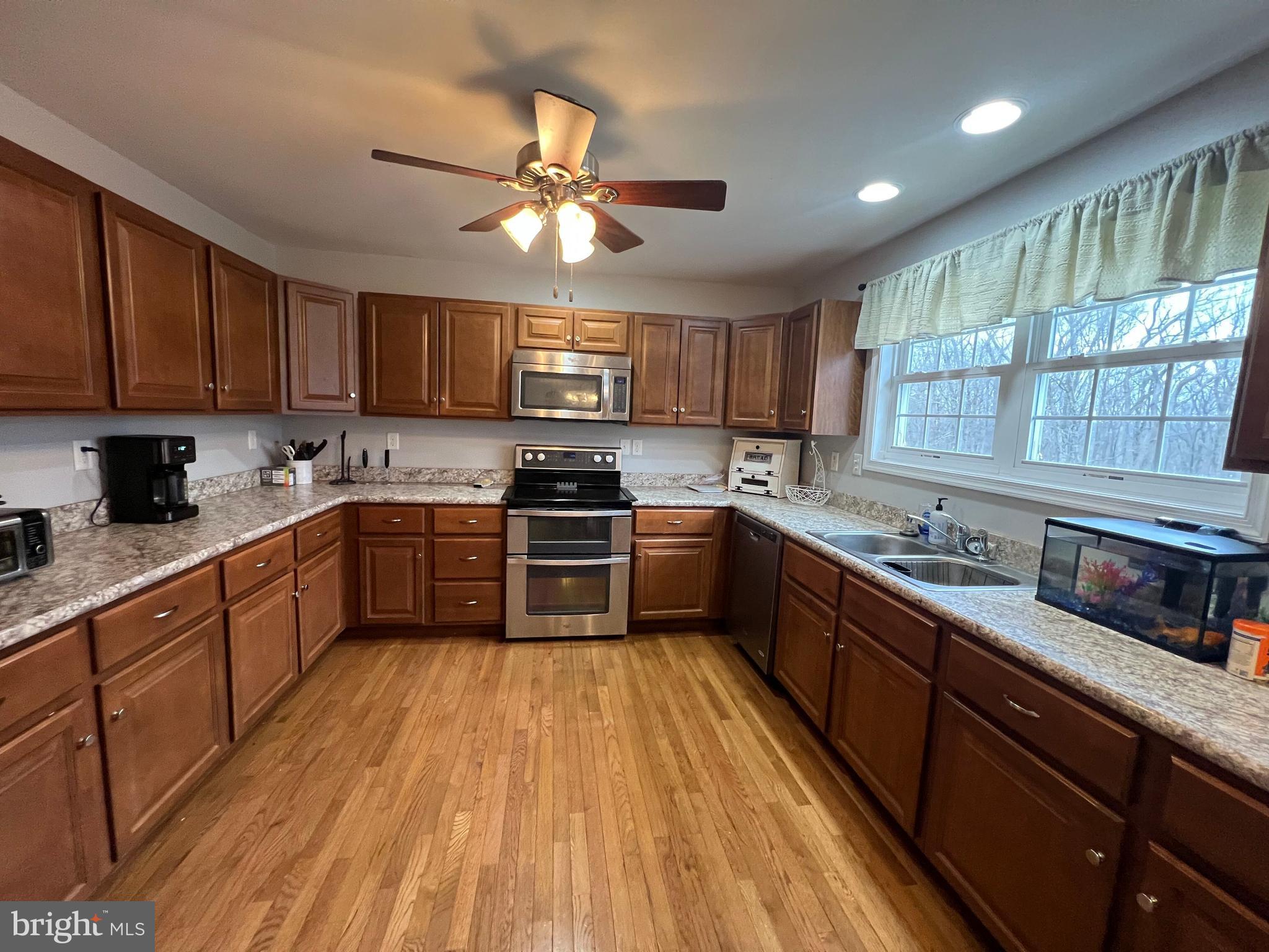 FAIRVIEW - Residential