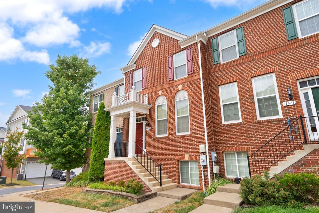 Photo of 42686 Tunstall Terrace, ASHBURN, VA 20147 (MLS # VALO2107328)