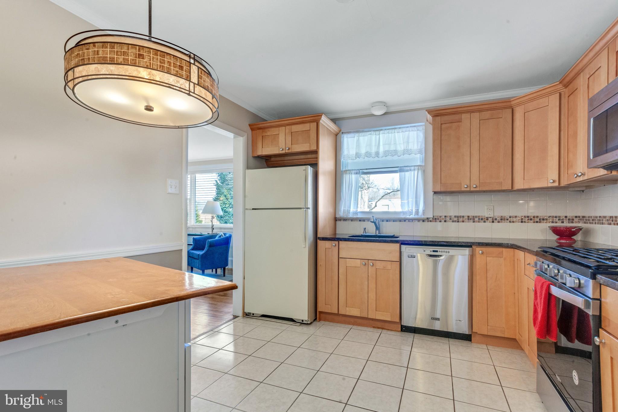 FOX CHASE MANOR - Residential