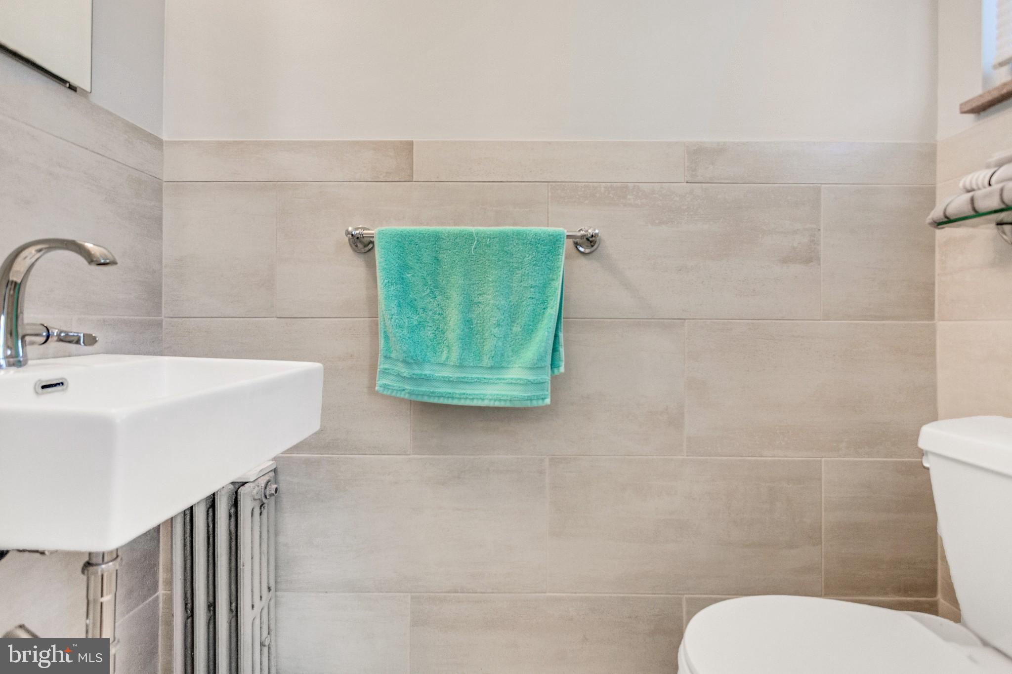 FOX CHASE MANOR - Residential