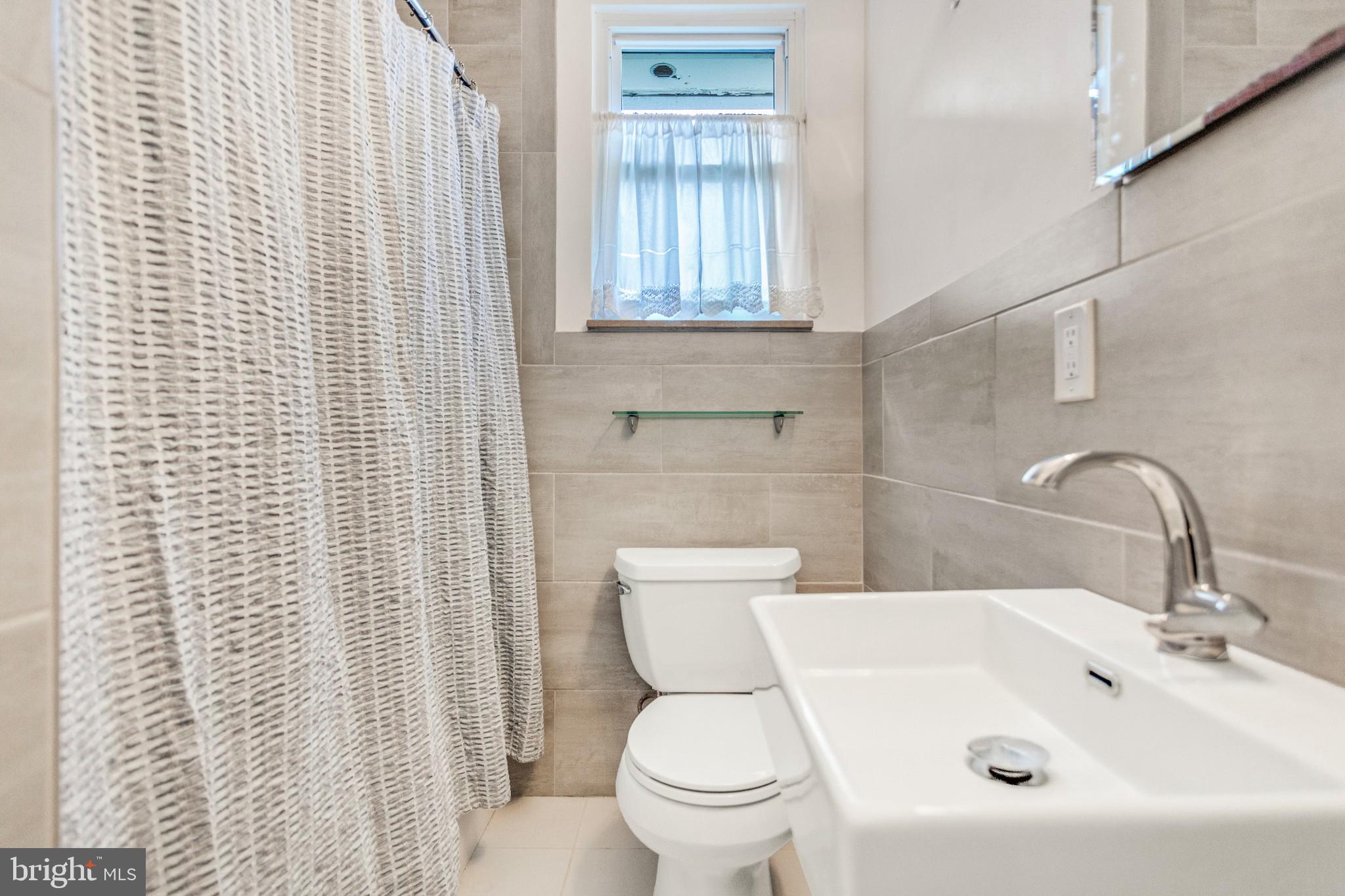 FOX CHASE MANOR - Residential