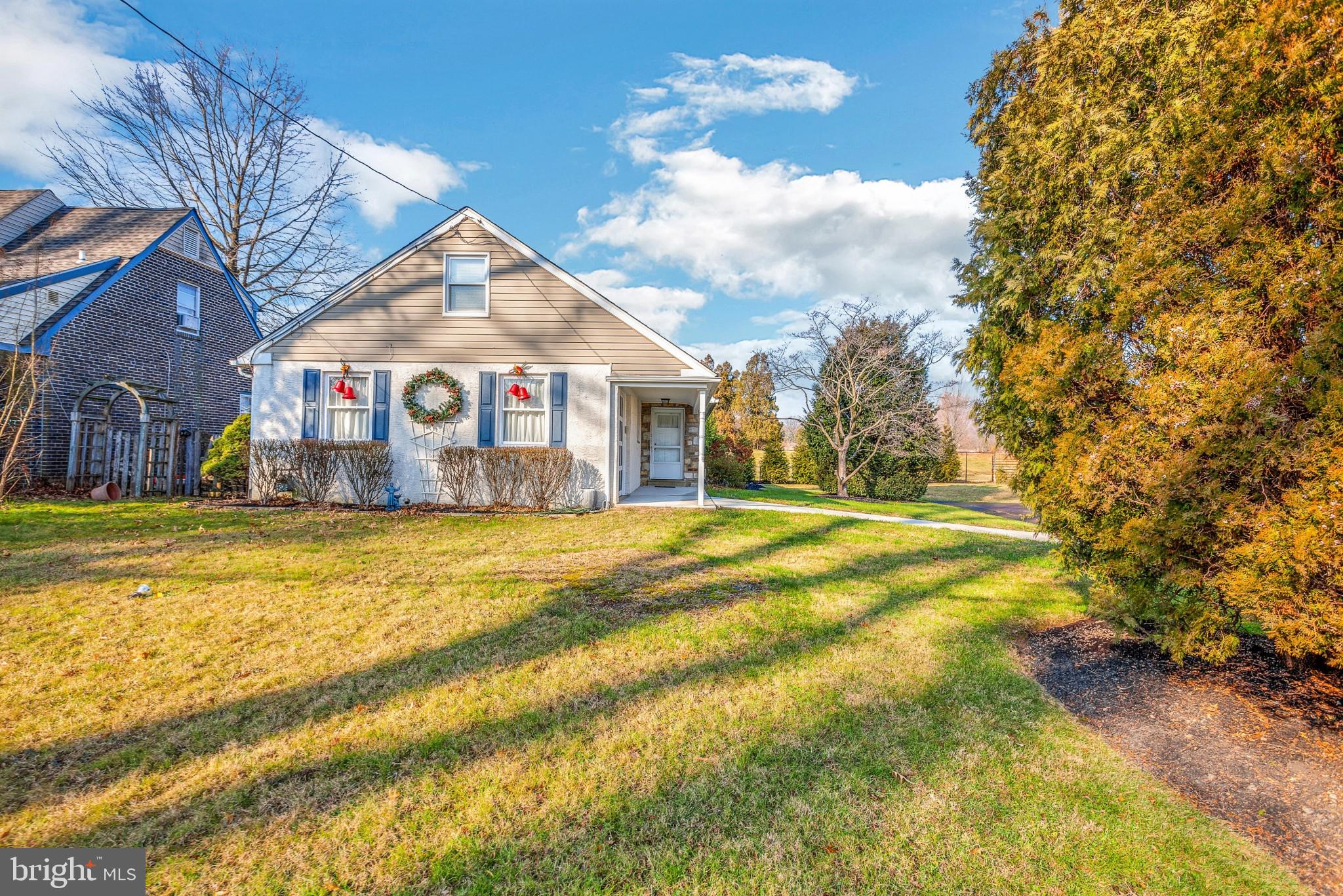 FOX CHASE MANOR - Residential