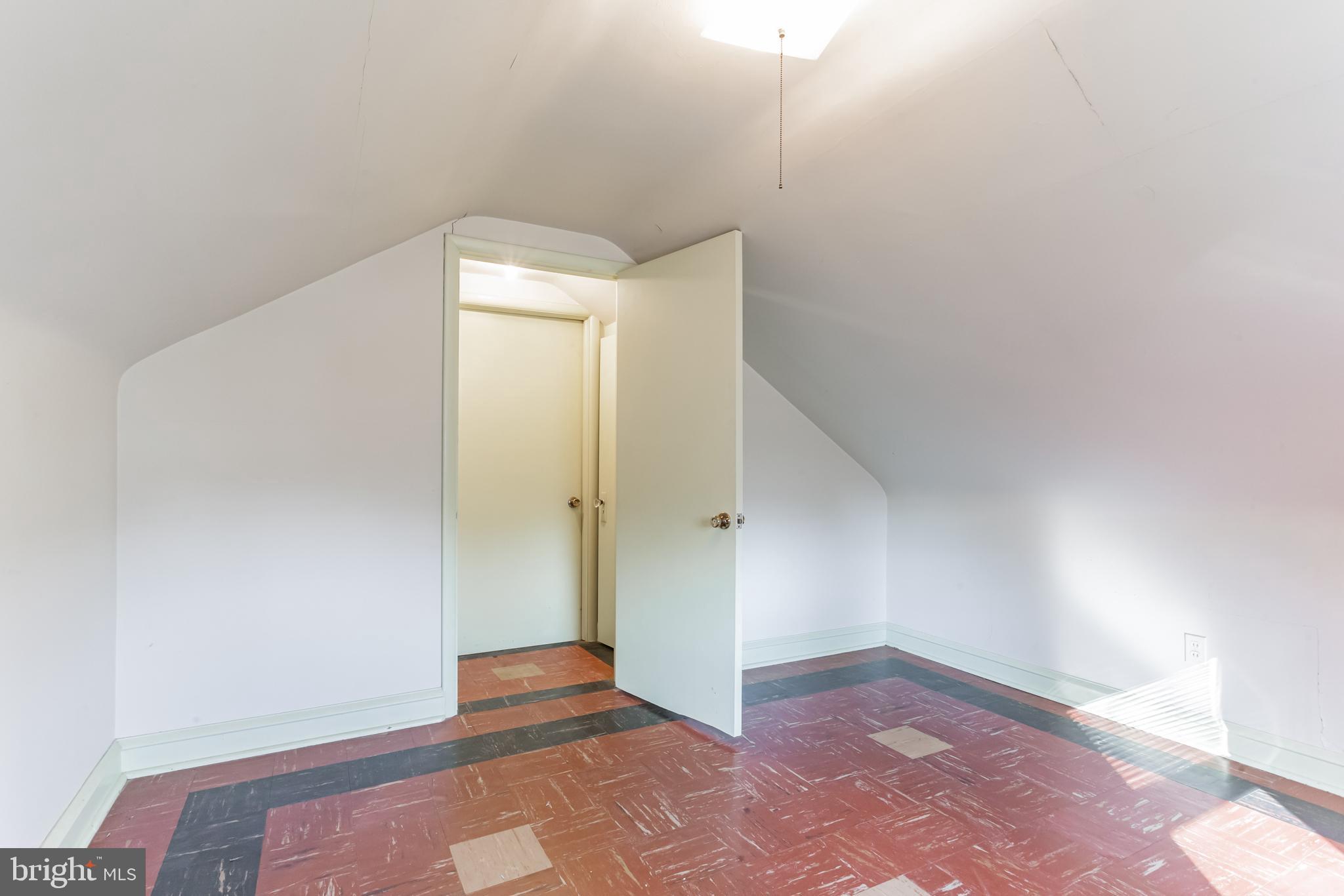 FOX CHASE MANOR - Residential