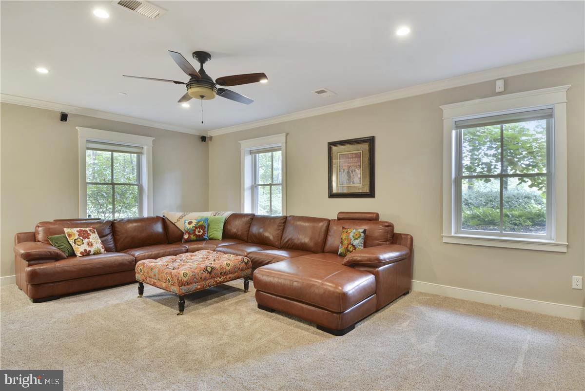 HARBOR HILLS - Residential