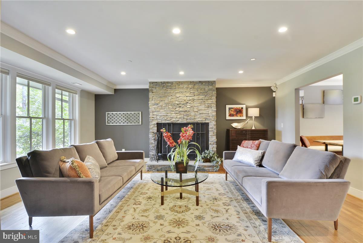 HARBOR HILLS - Residential