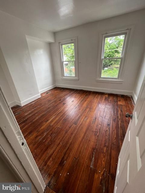 PORT RICHMOND - Residential Lease