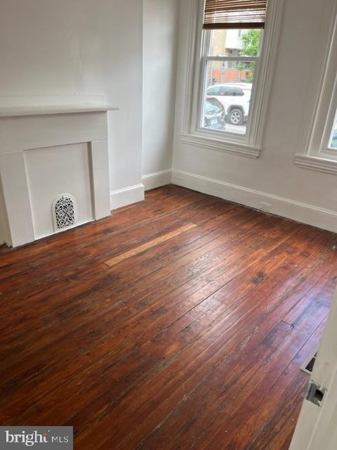 PORT RICHMOND - Residential Lease