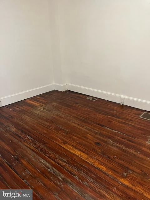 PORT RICHMOND - Residential Lease