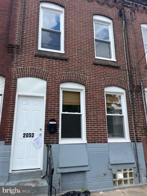 PORT RICHMOND - Residential Lease