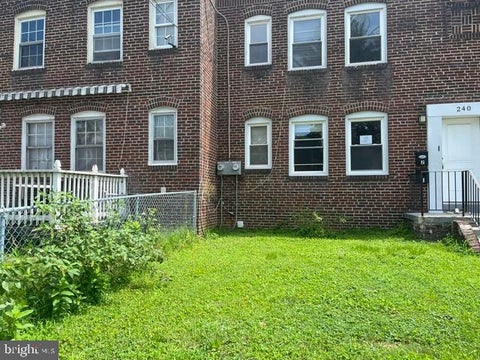 Townhouse For Sale - 240 Wilmont Avenue<br/> CAMDEN, NJ 08105