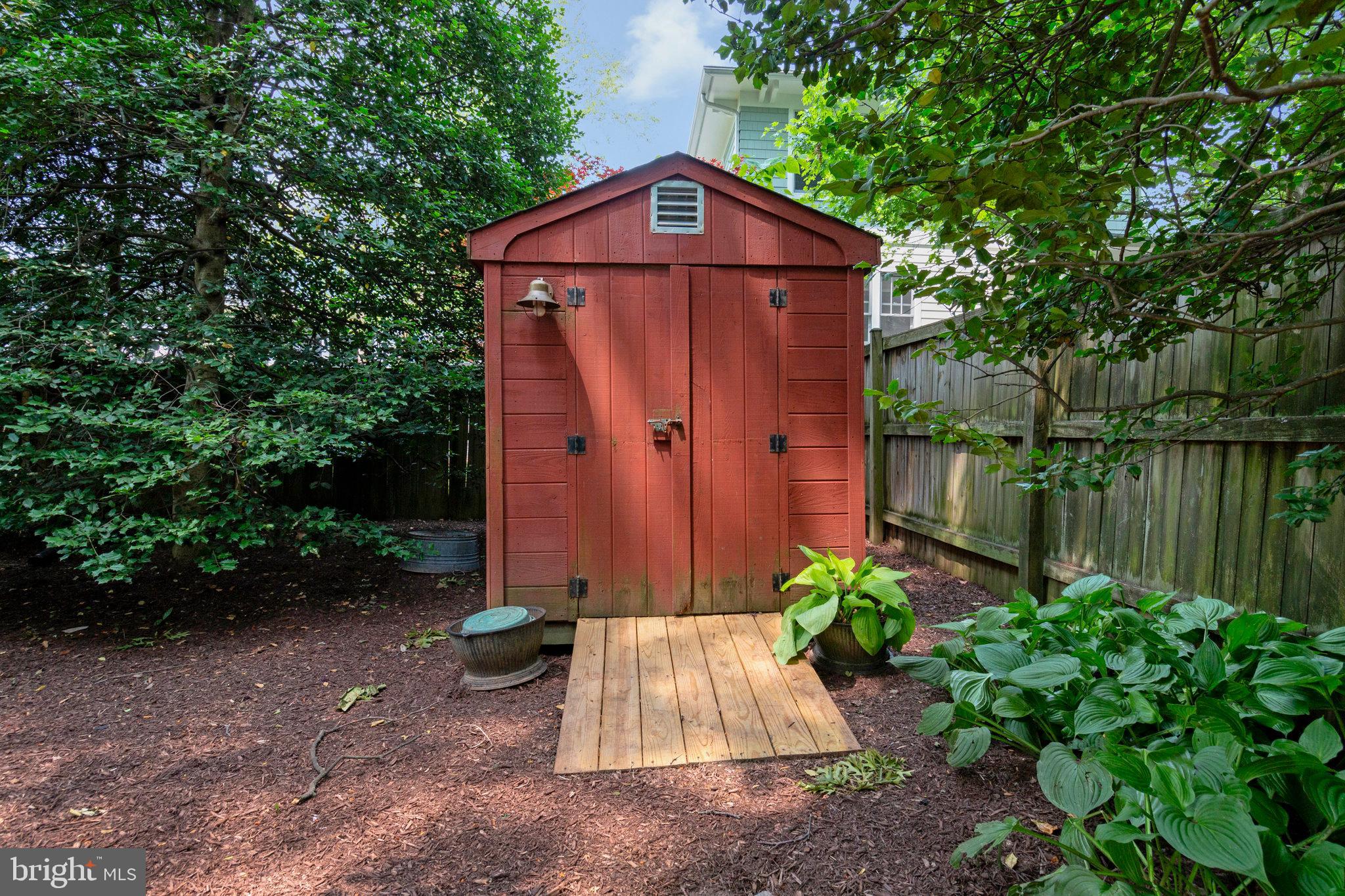 ELLISON HEIGHTS - Residential