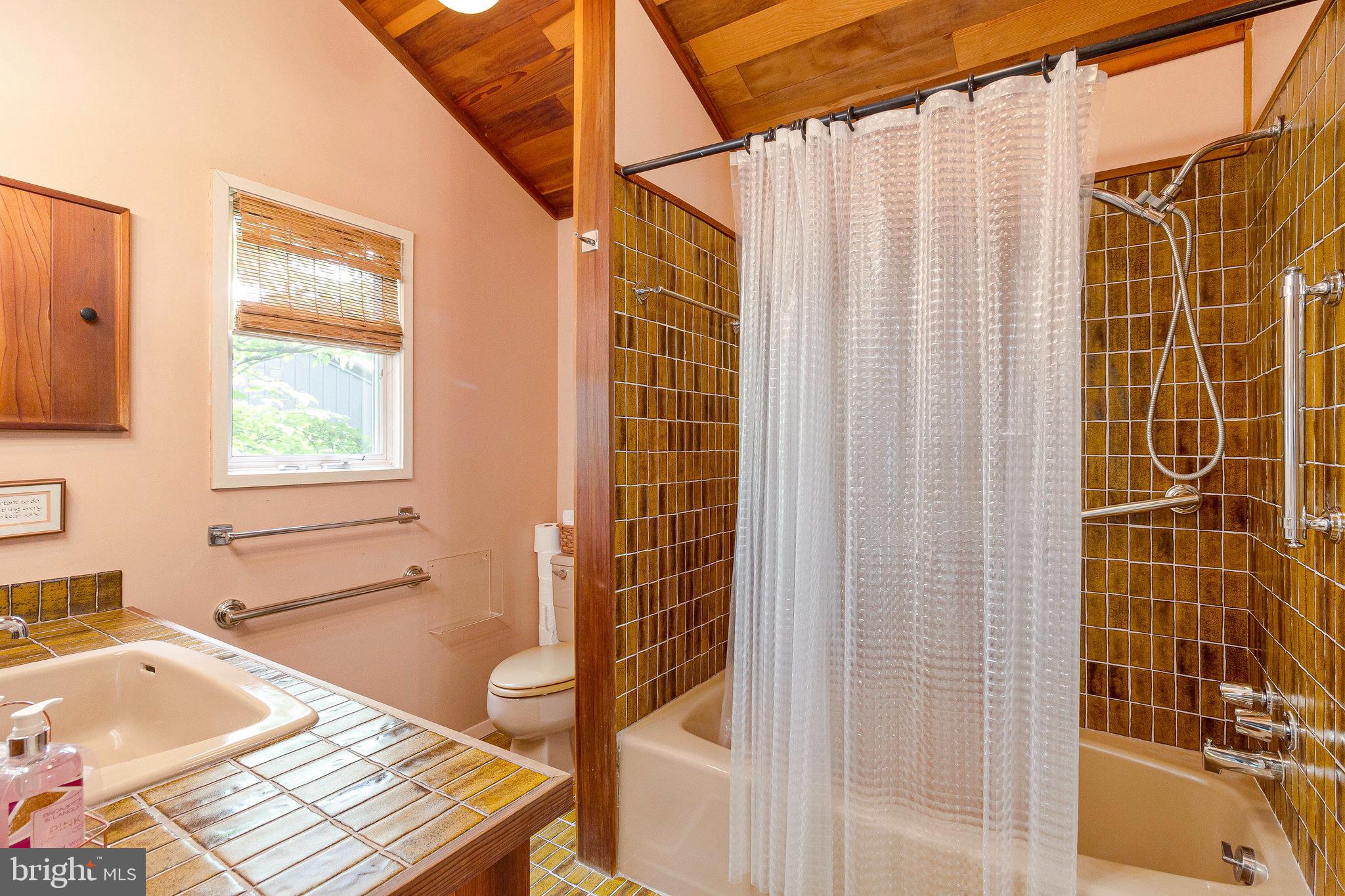 ELLISON HEIGHTS - Residential