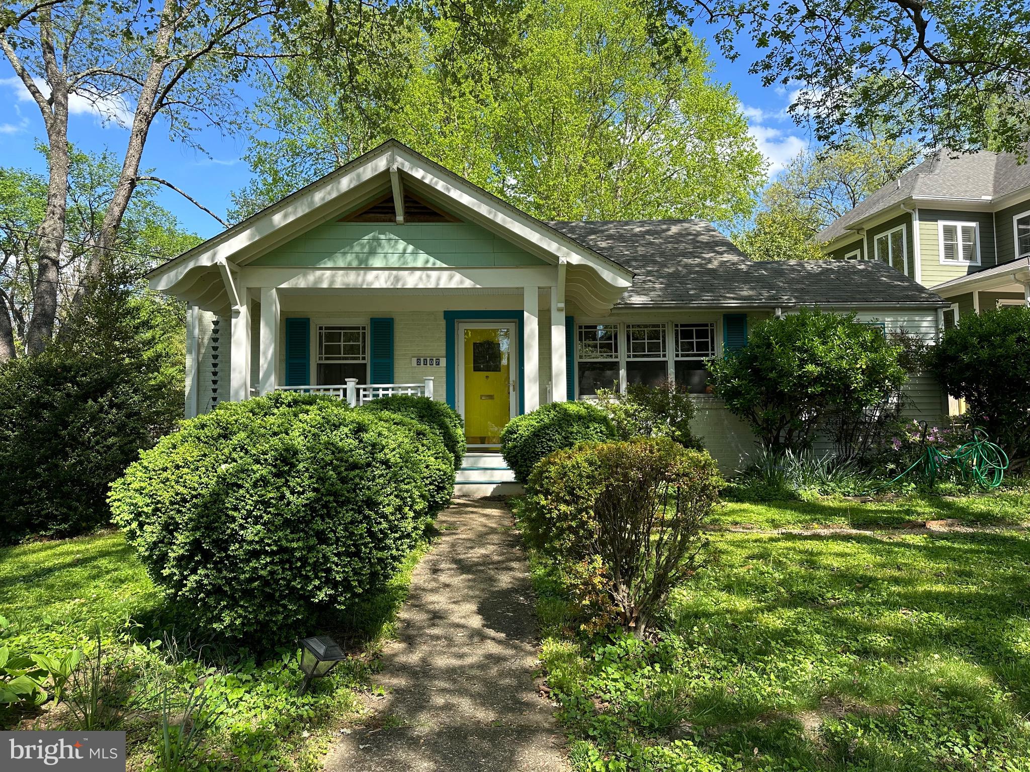 WESTHAMPTON - Residential