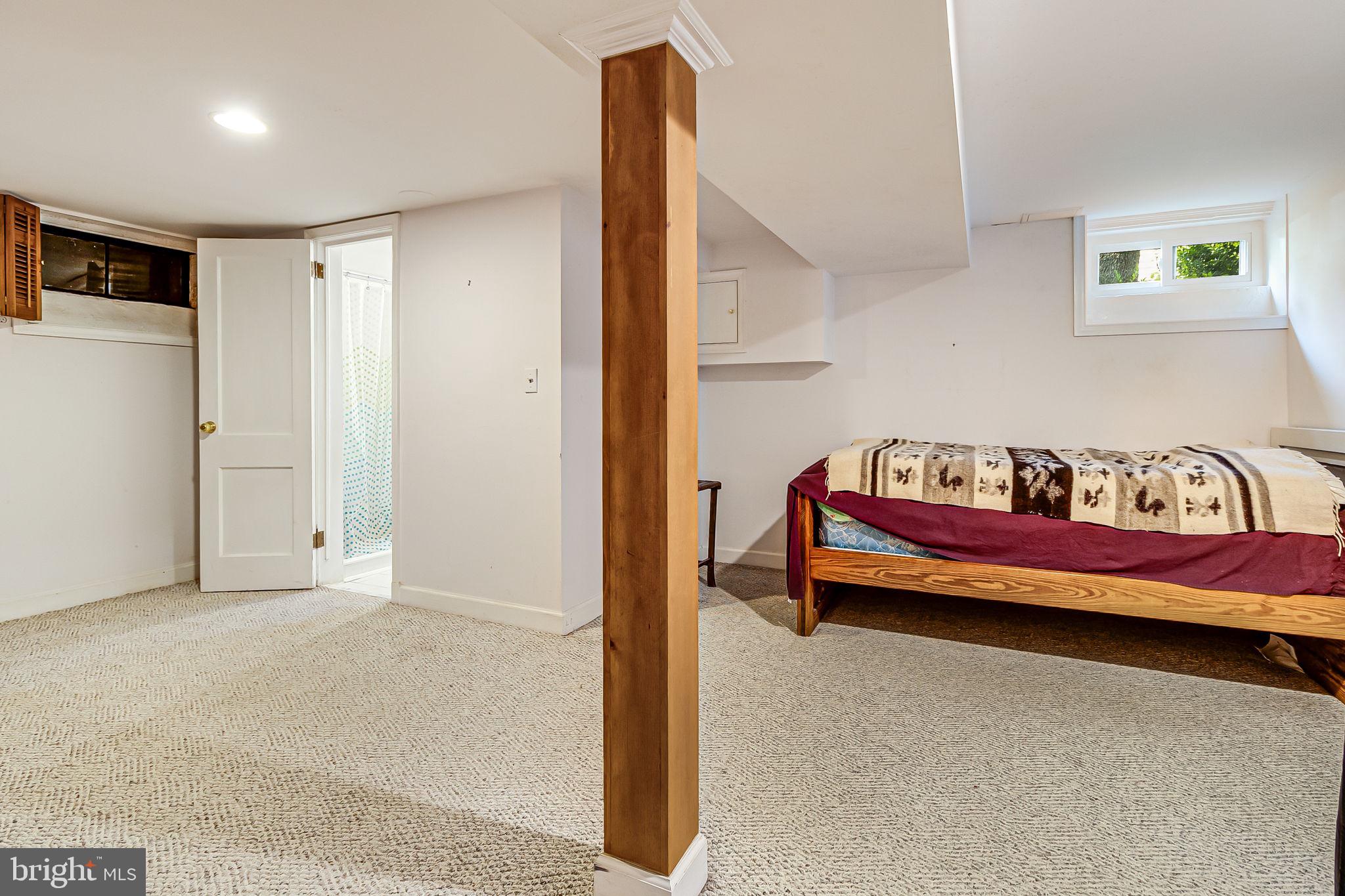 WESTHAMPTON - Residential