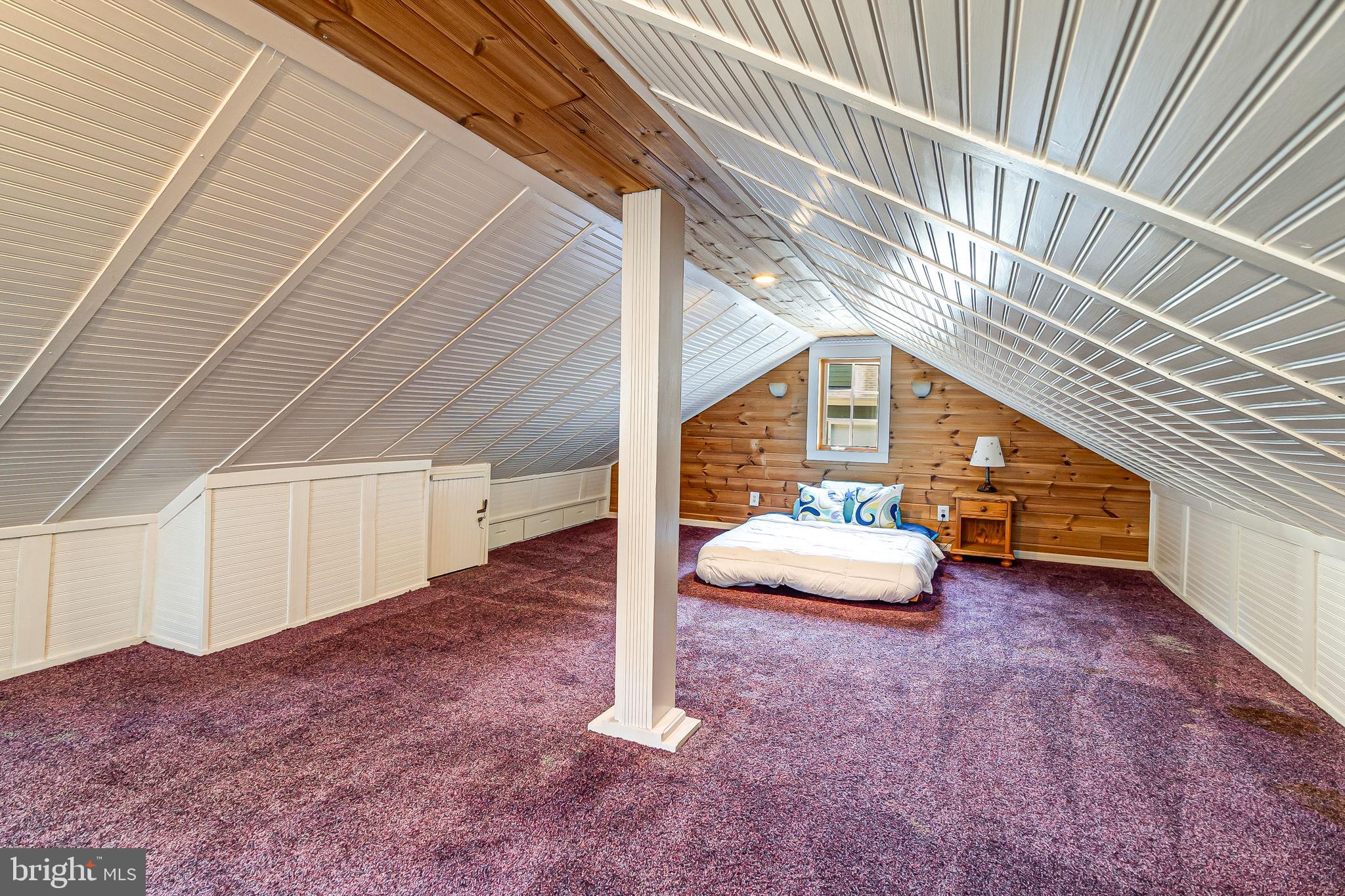 WESTHAMPTON - Residential