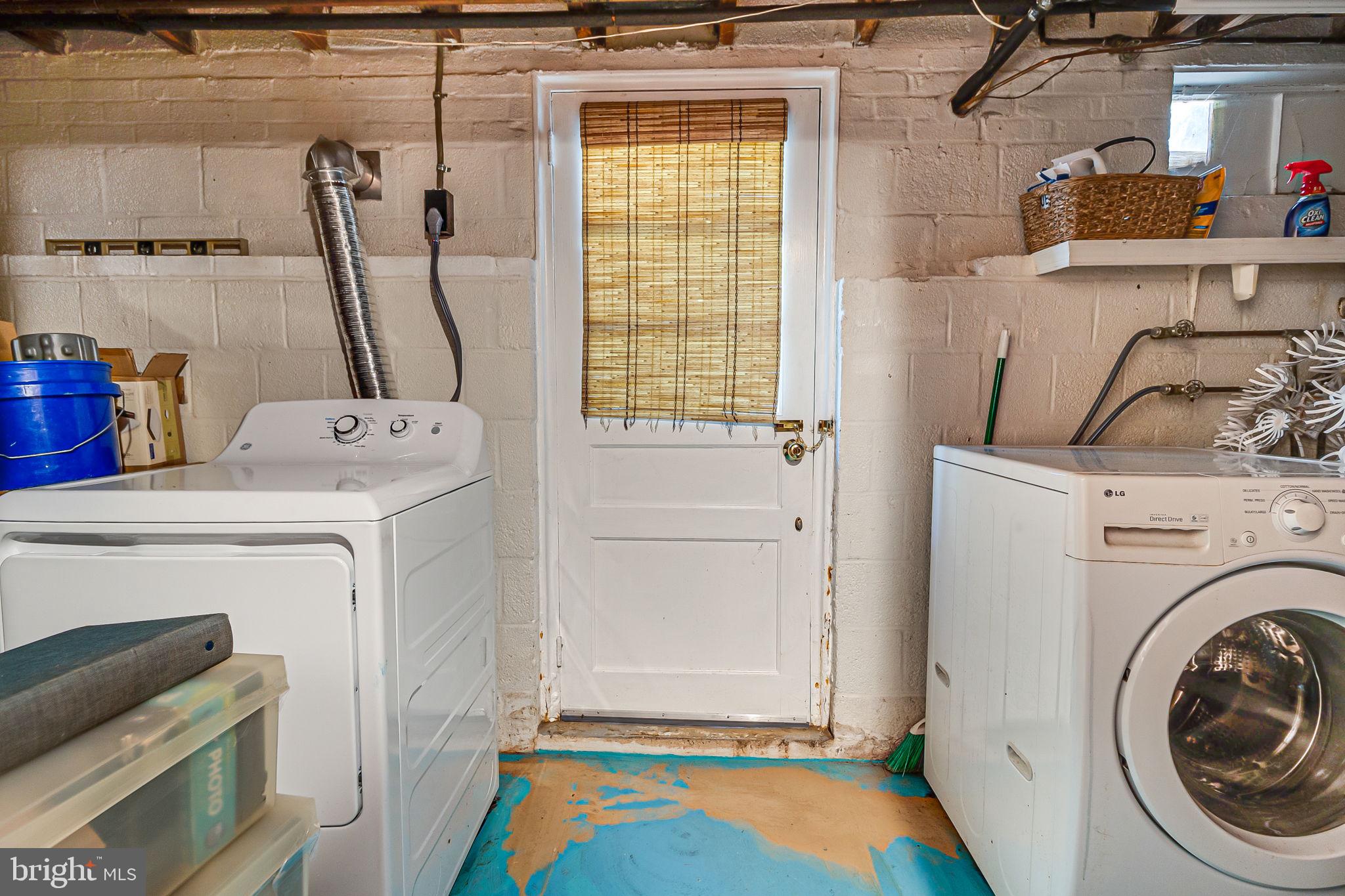 WESTHAMPTON - Residential