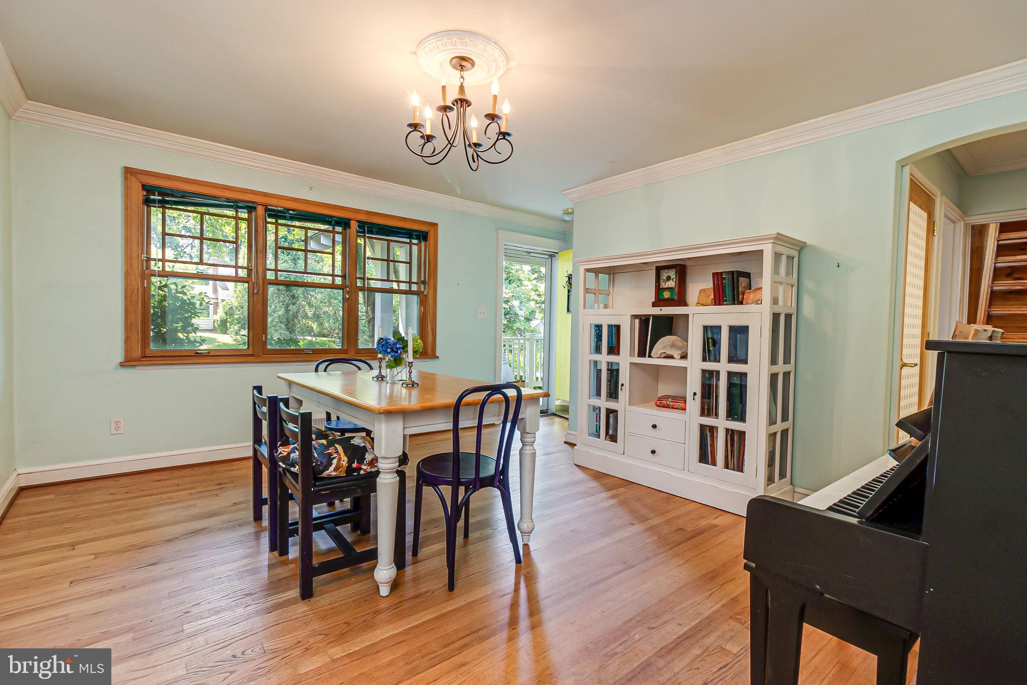 WESTHAMPTON - Residential