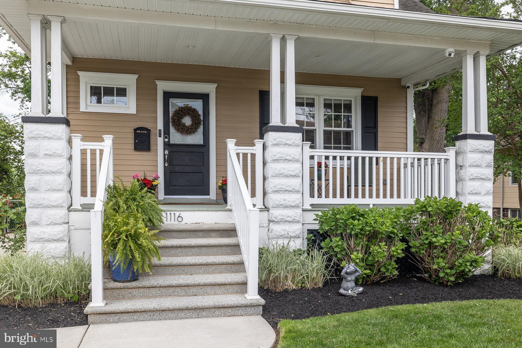 1116 ELM AVENUE