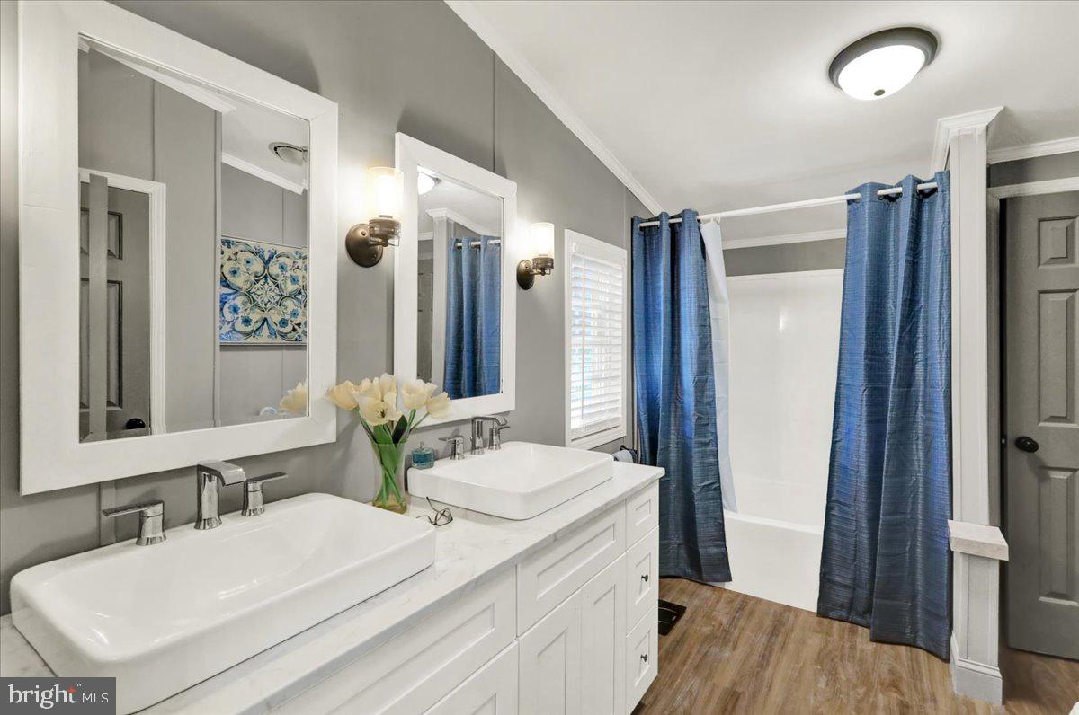 MOUNTAIN VILLAGE - Residential