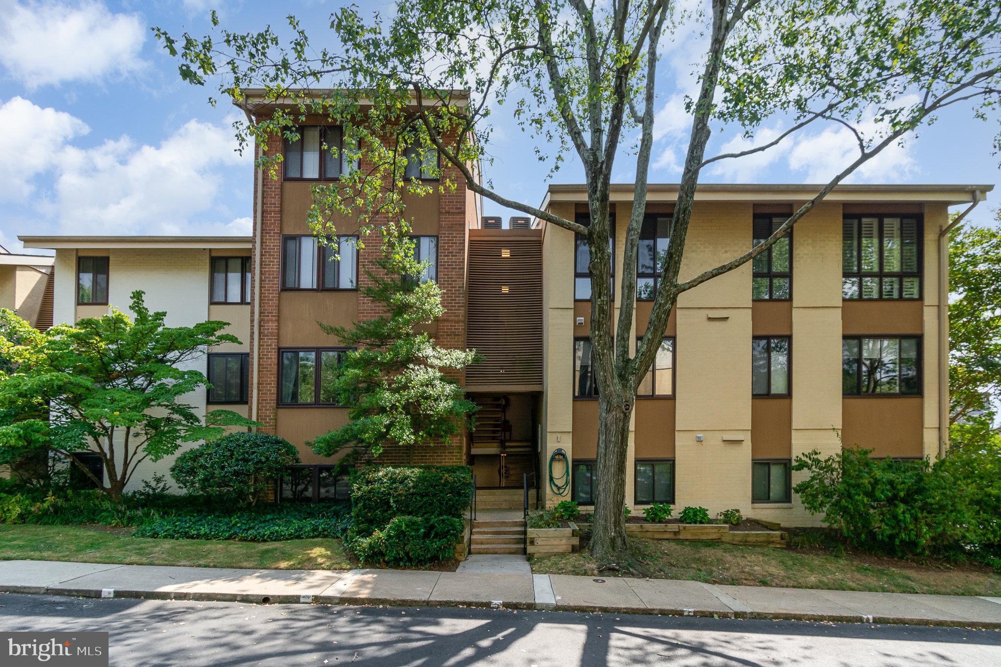 ROLAND PARK - Residential