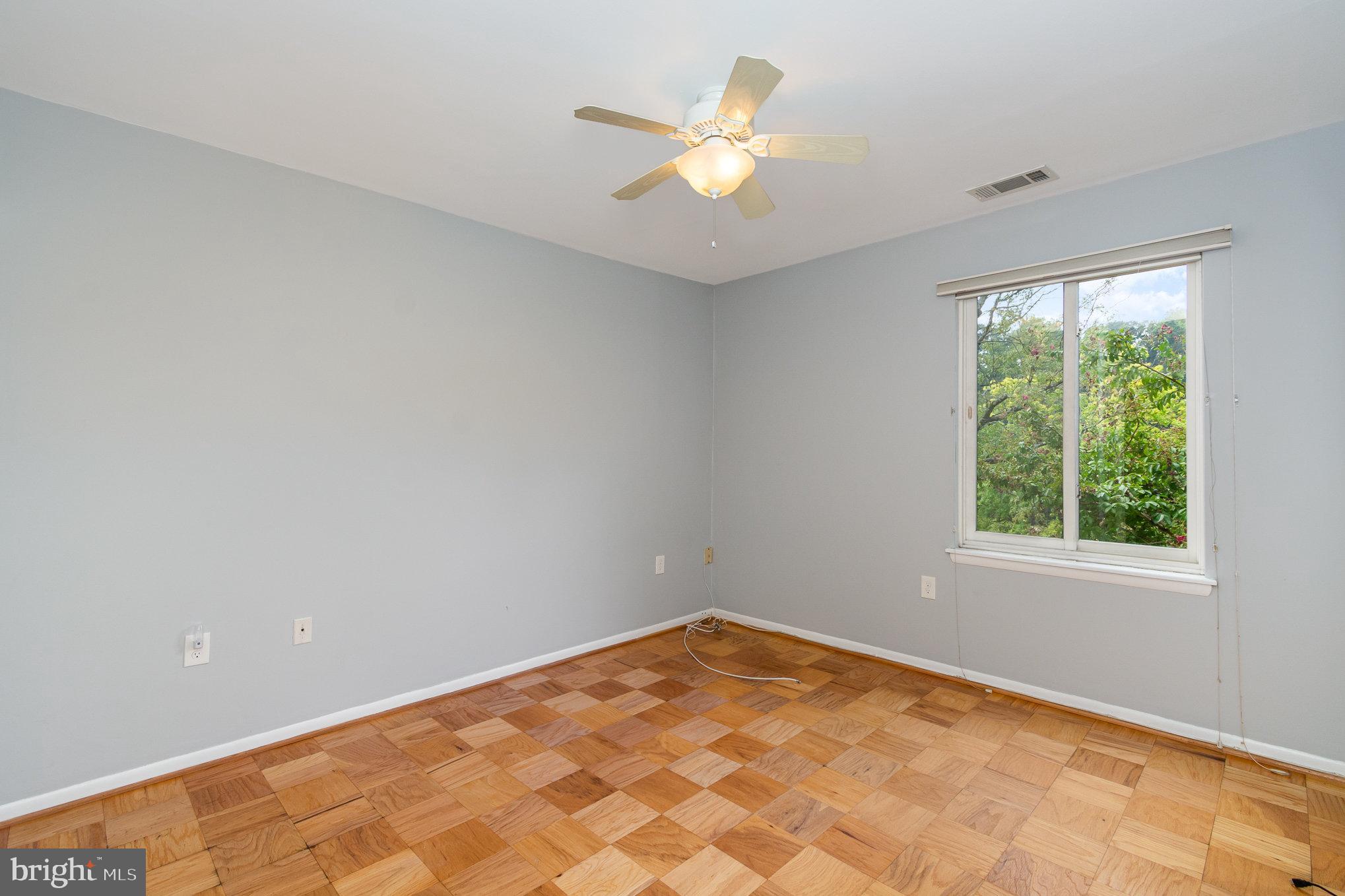 ROLAND PARK - Residential