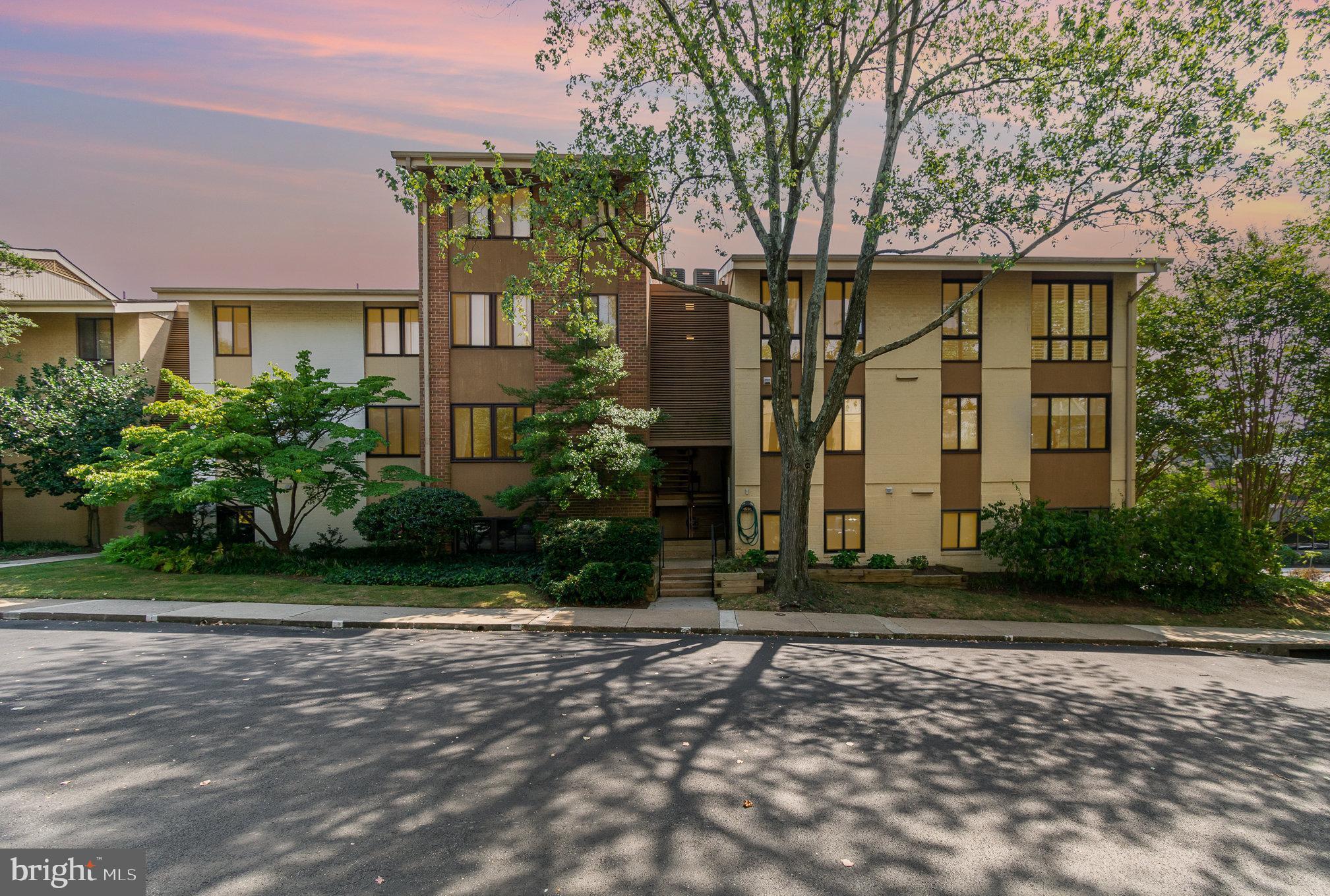 ROLAND PARK - Residential