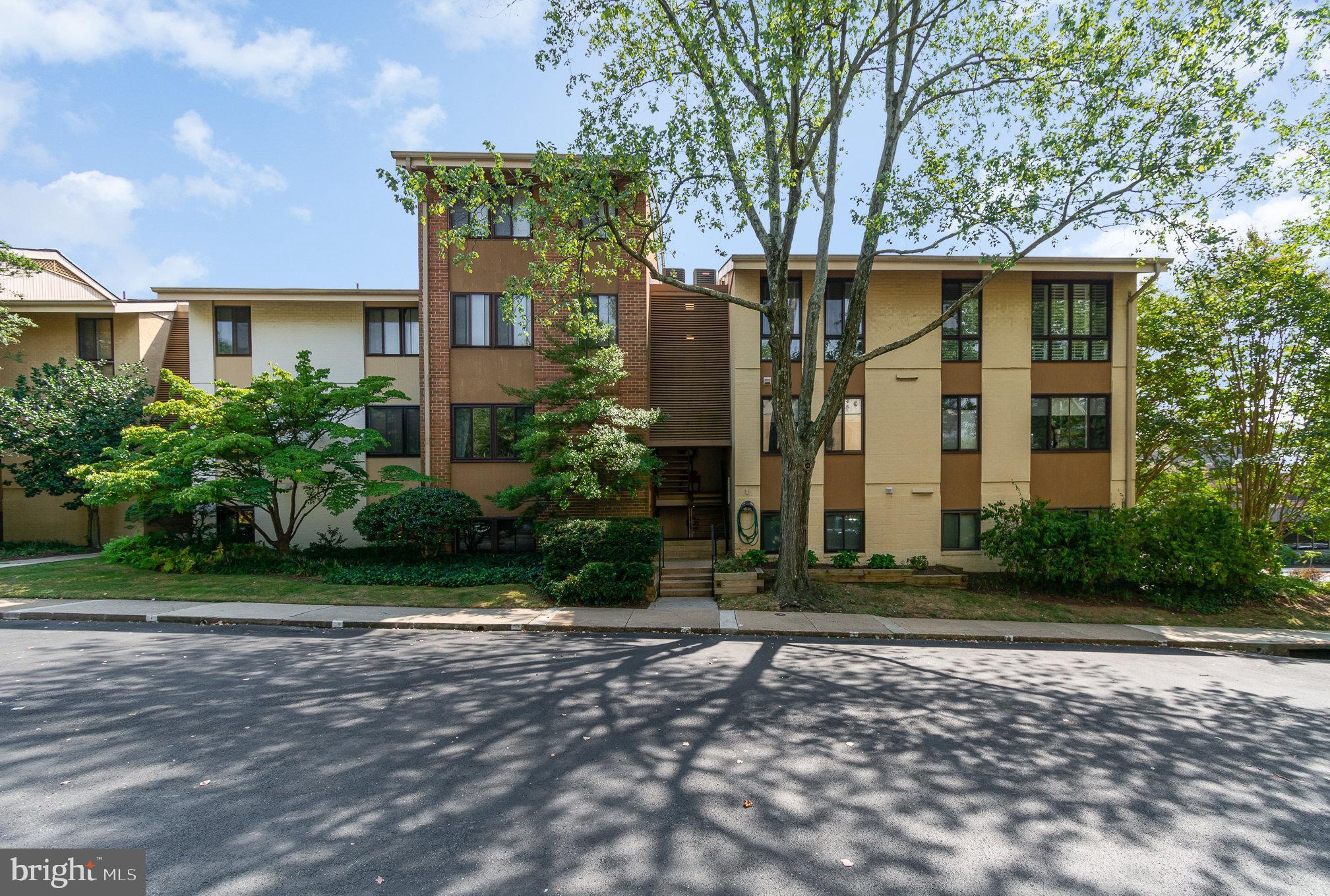 ROLAND PARK - Residential